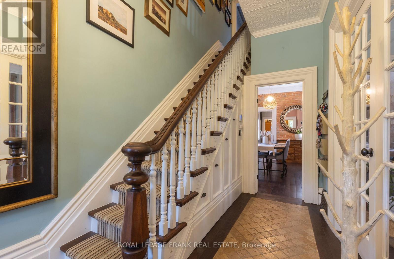 454 Weller Street, Peterborough Central, Ontario  K9H 2N6 - Photo 5 - X12337739