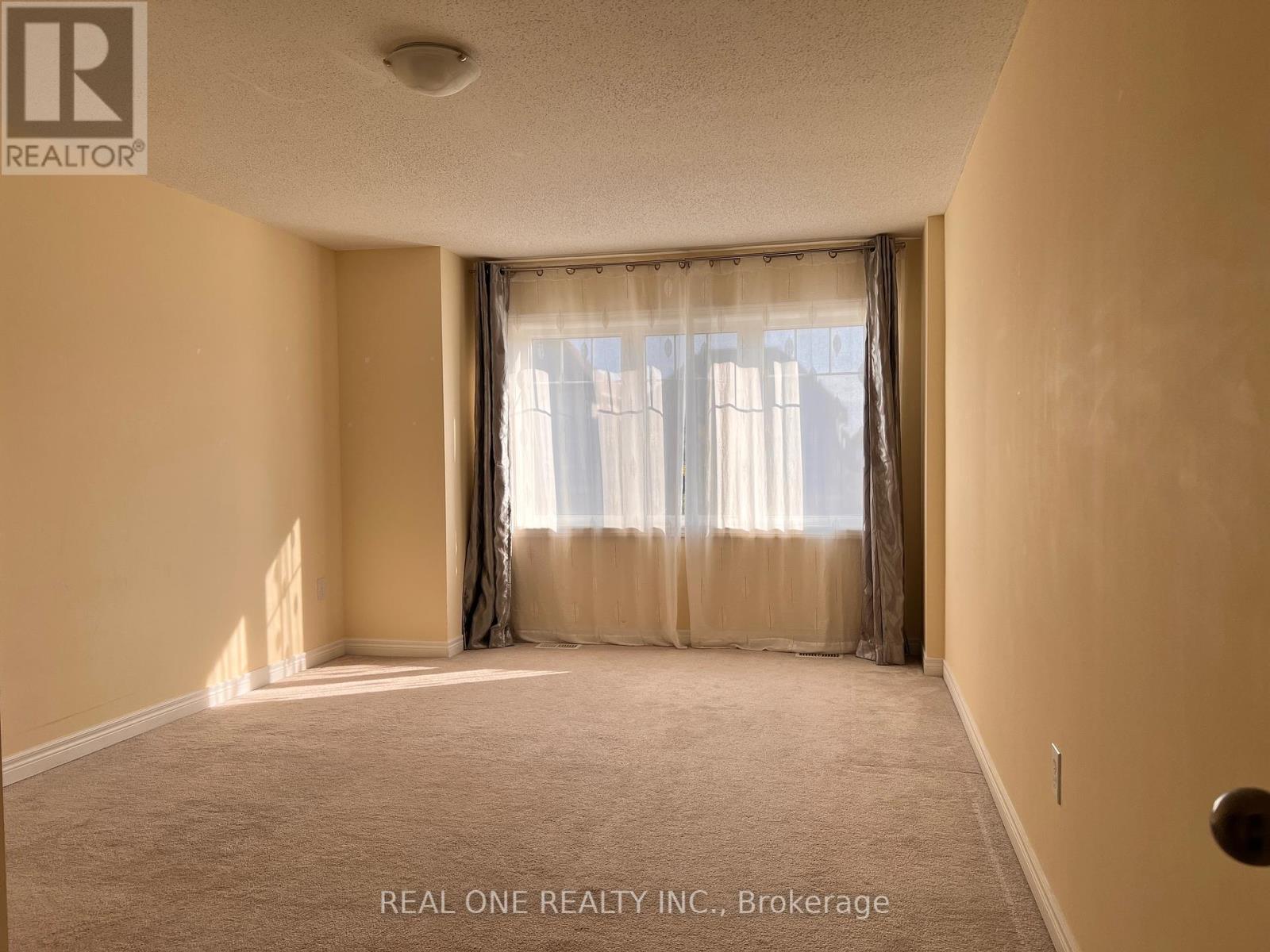 24 Foxberry Road, East Gwillimbury, Ontario  L9N 0P6 - Photo 15 - N12446790