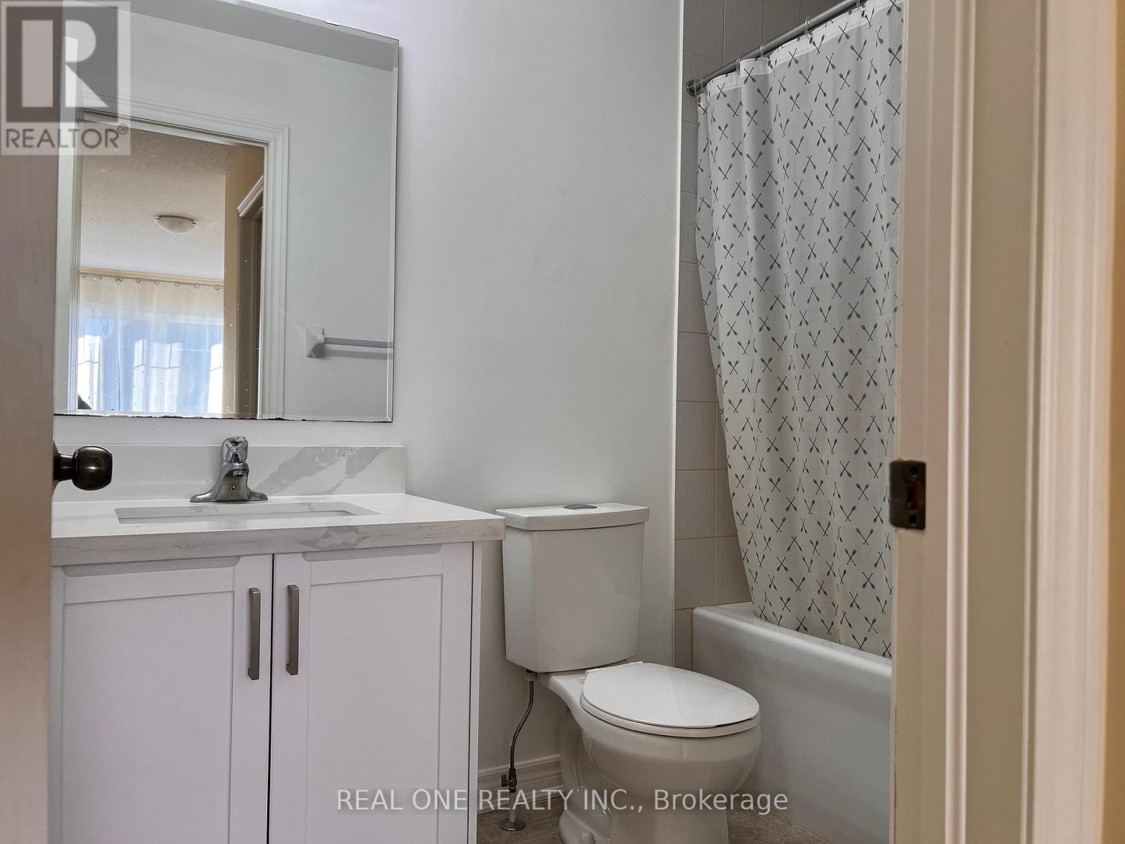 24 Foxberry Road, East Gwillimbury, Ontario  L9N 0P6 - Photo 16 - N12446790
