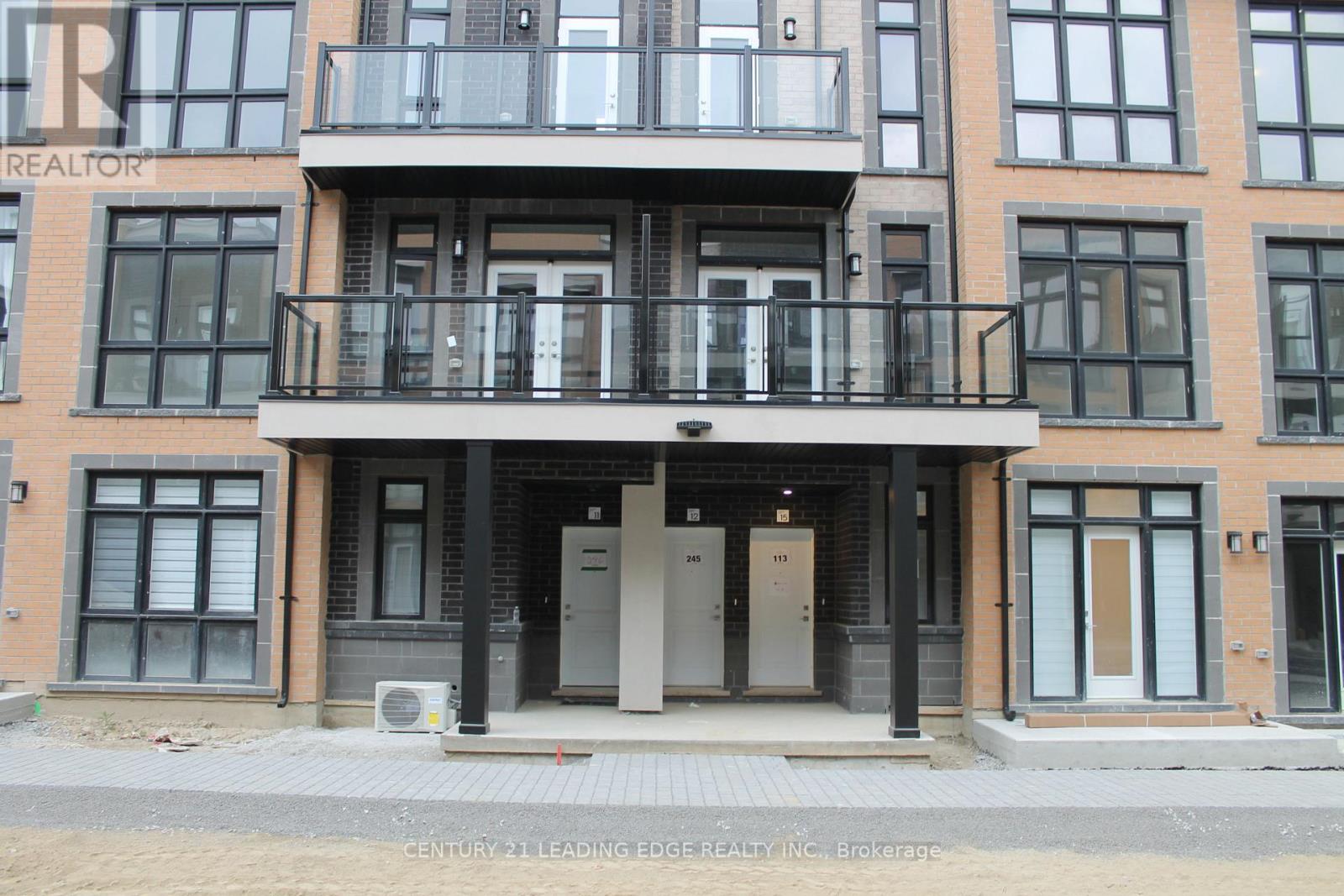 15 - 8 SAYERS LANE, Richmond Hill, Ontario