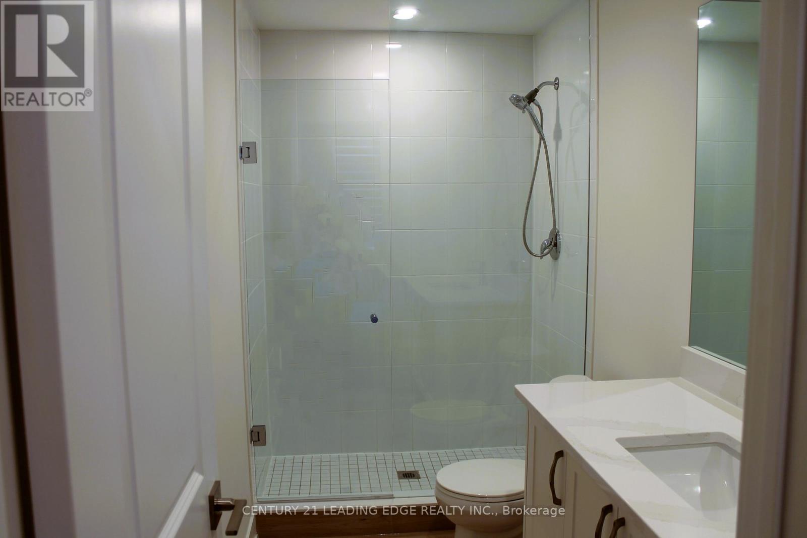 15 - 8 Sayers Lane, Richmond Hill, Ontario  L4E 1J4 - Photo 19 - N12446797