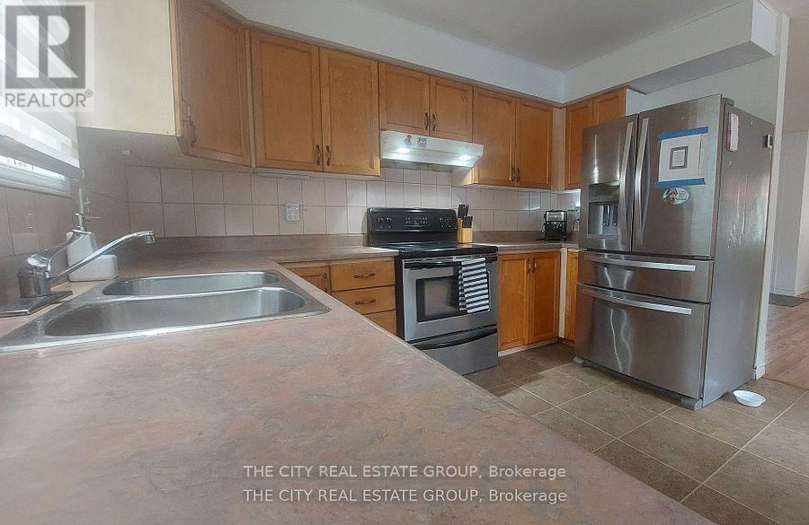 Main Floor - 22 Pineway Avenue, Georgina, Ontario  L4P 3V9 - Photo 11 - N12446882