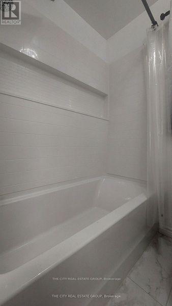 Main Floor - 22 Pineway Avenue, Georgina, Ontario  L4P 3V9 - Photo 19 - N12446882