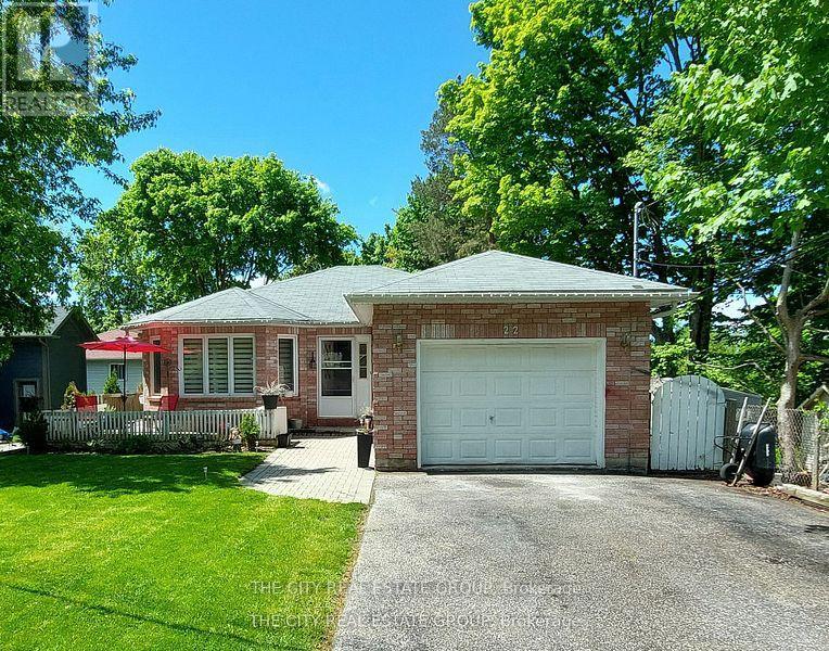Main Floor - 22 Pineway Avenue, Georgina, Ontario  L4P 3V9 - Photo 2 - N12446882