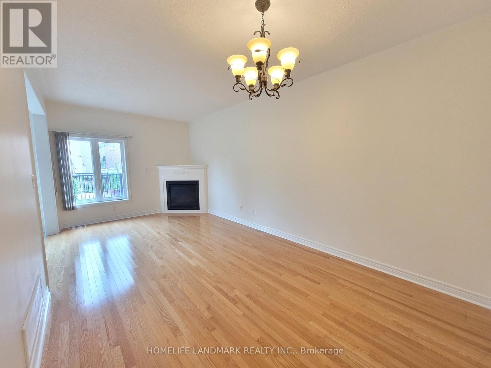 10 Blue Grouse Road, Vaughan, Ontario  L6A 4B9 - Photo 2 - N12446884