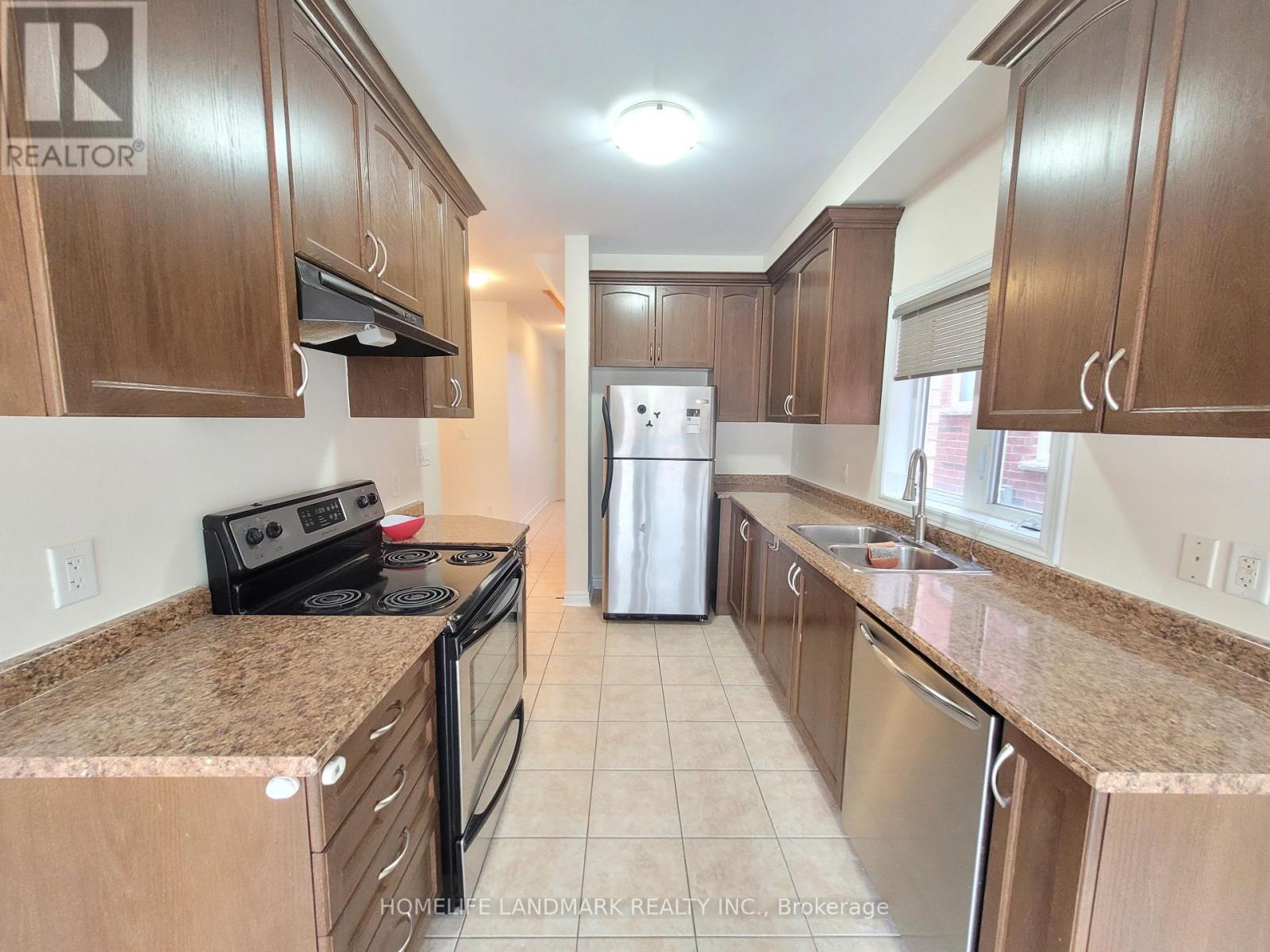 10 Blue Grouse Road, Vaughan, Ontario  L6A 4B9 - Photo 5 - N12446884