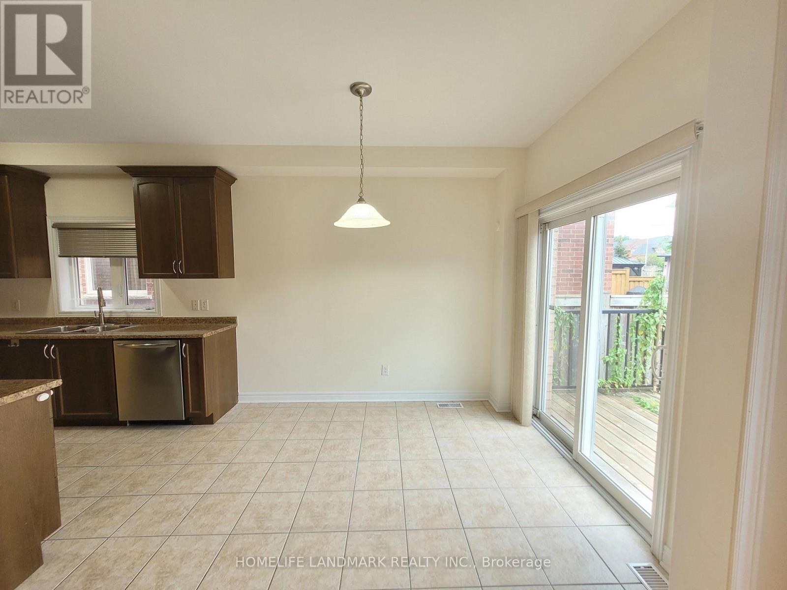 10 Blue Grouse Road, Vaughan, Ontario  L6A 4B9 - Photo 6 - N12446884