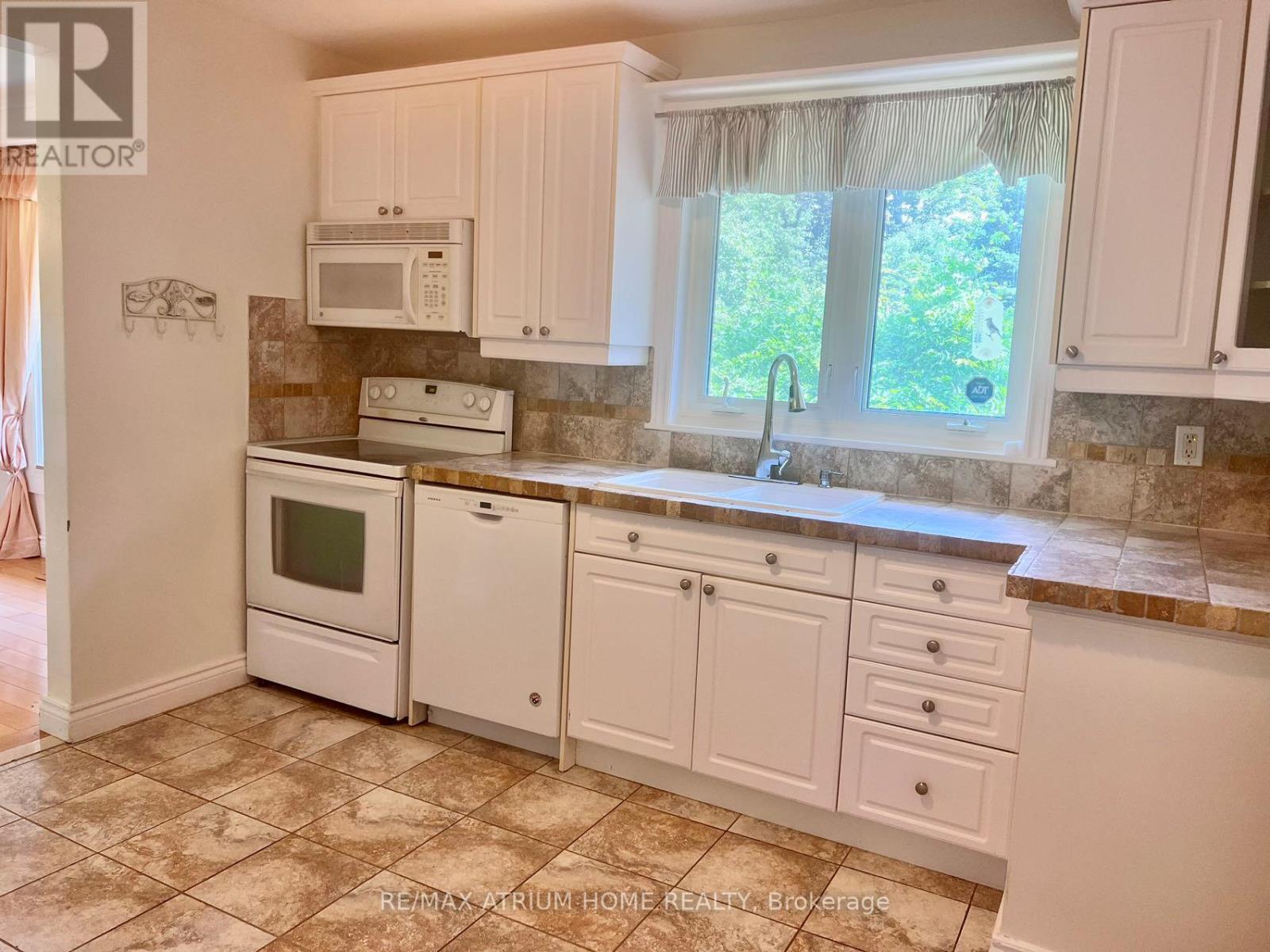 23 River Bend Road, Markham, Ontario  L3R 1K4 - Photo 7 - N12446912