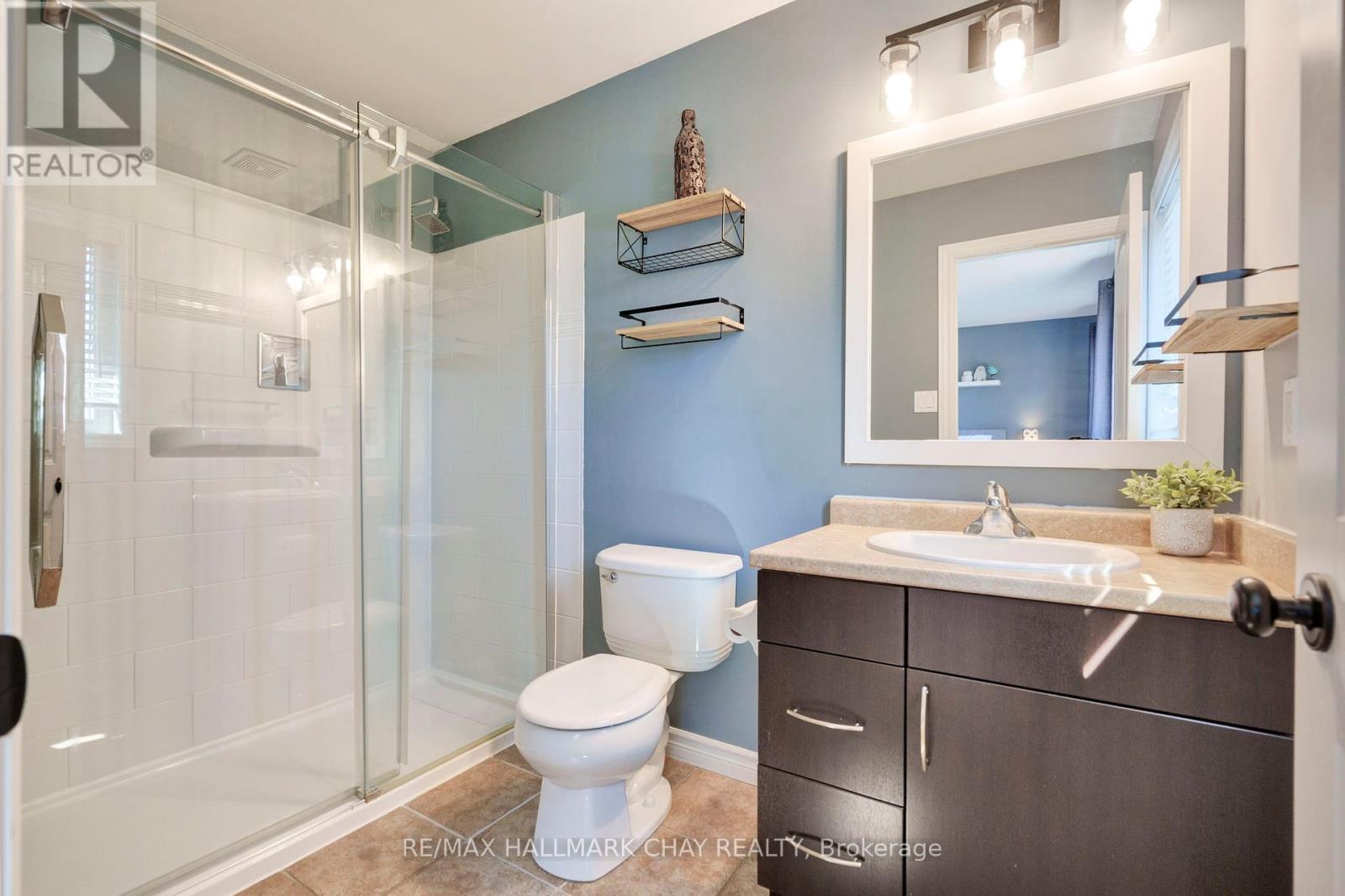 35 Banting Crescent, Essa, Ontario  L3W 0P7 - Photo 22 - N12446928