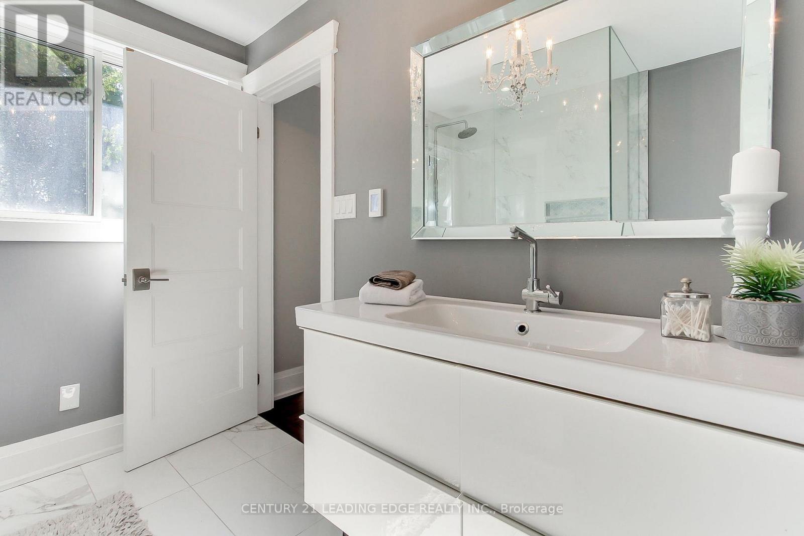 592 Rupert Avenue, Whitchurch-Stouffville, Ontario  L4A 1W2 - Photo 22 - N12446944