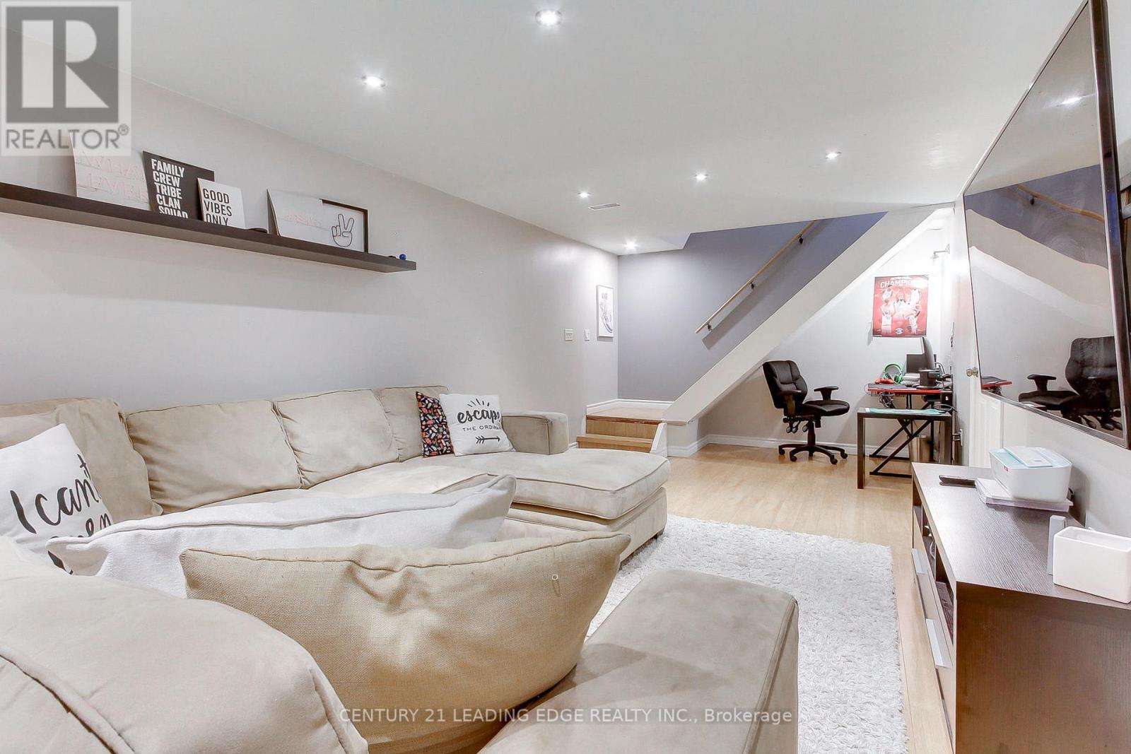 592 Rupert Avenue, Whitchurch-Stouffville, Ontario  L4A 1W2 - Photo 29 - N12446944