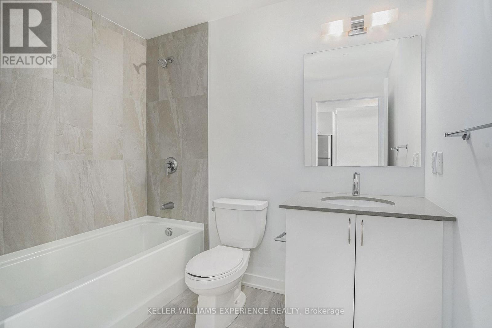 302 - 56 Lakeside Terrace, Barrie, Ontario  L4M 7B9 - Photo 8 - S12446807