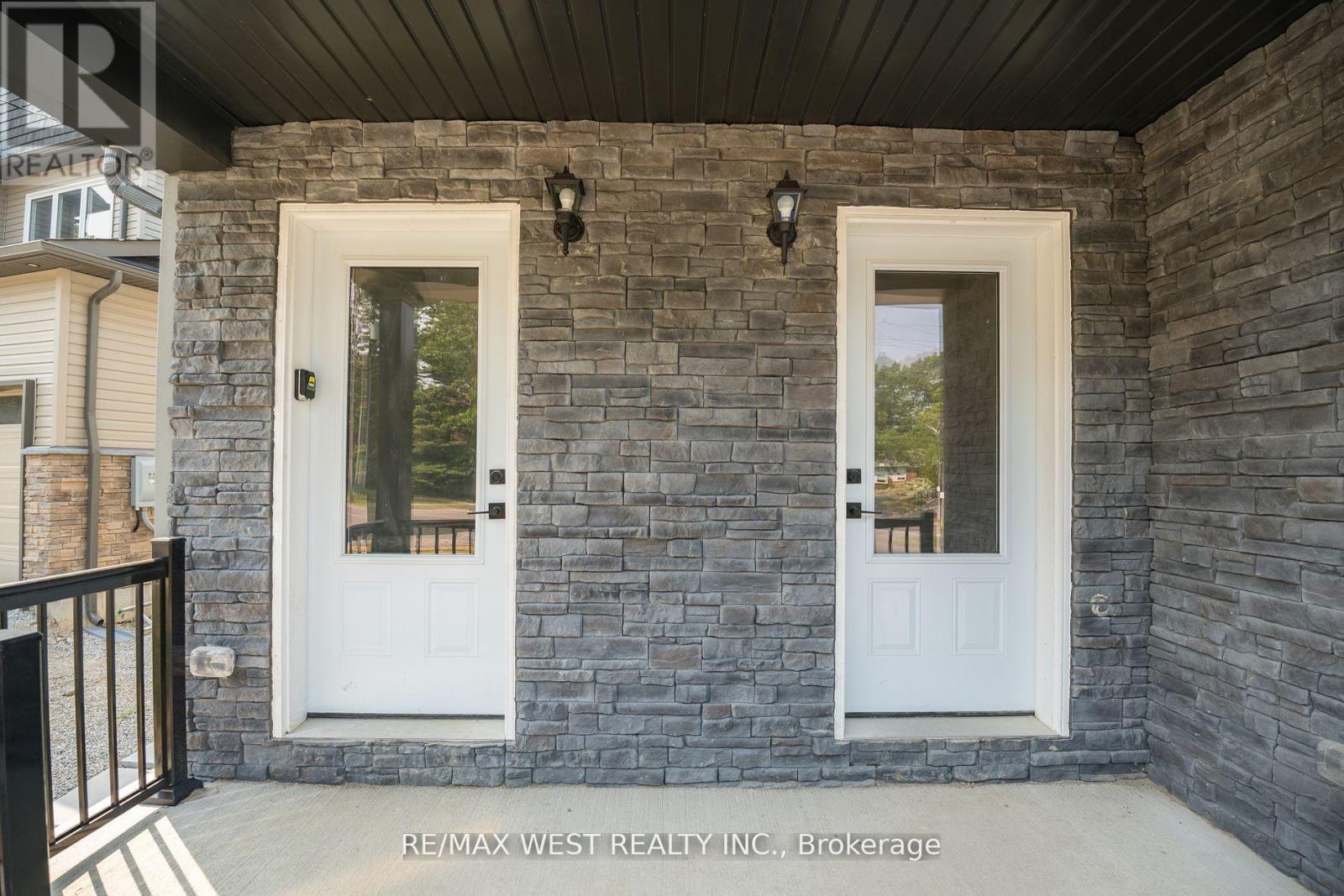 1 - 172 Cundles Road W, Barrie, Ontario  L4N 5N1 - Photo 3 - S12446874