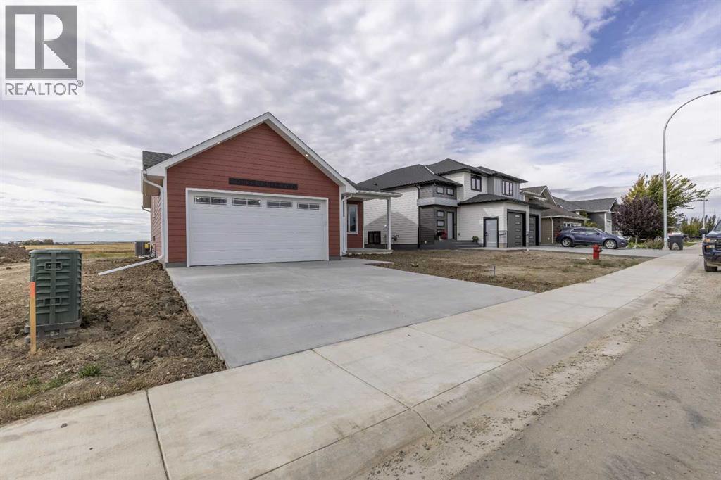 332 9 Street, Picture Butte, Alberta  T0K 1V0 - Photo 3 - A2260303