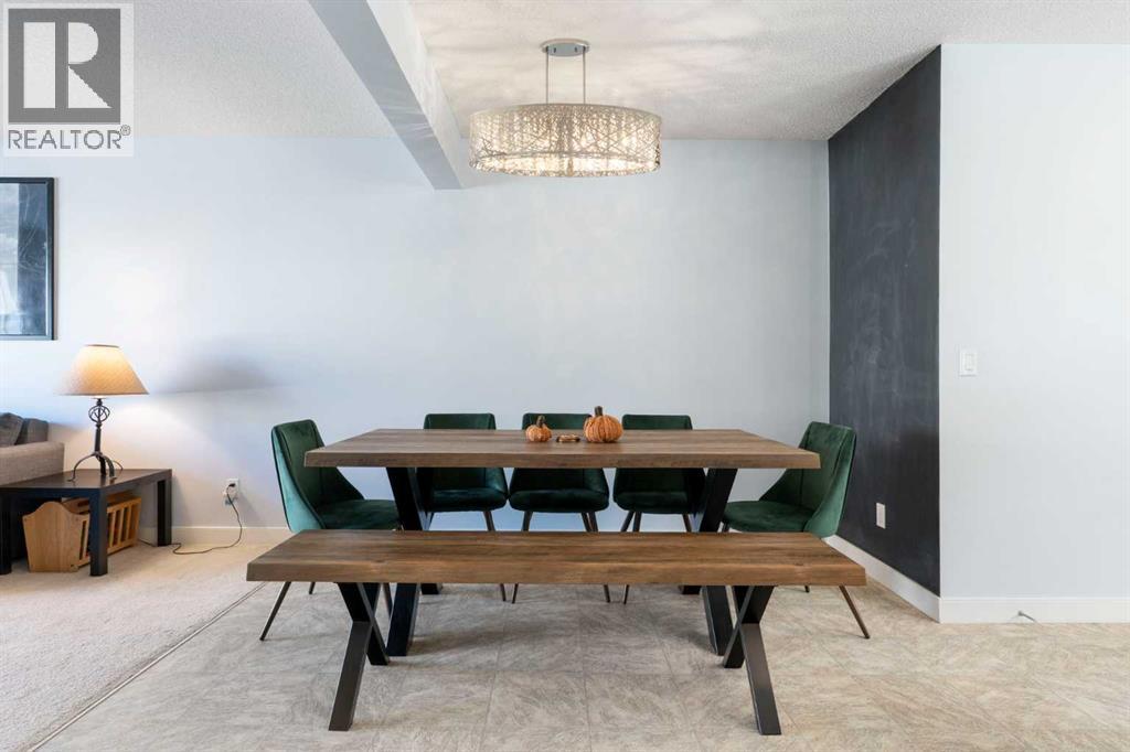 90 Pantego Lane Nw, Calgary, Alberta  T3K 0T1 - Photo 7 - A2259098