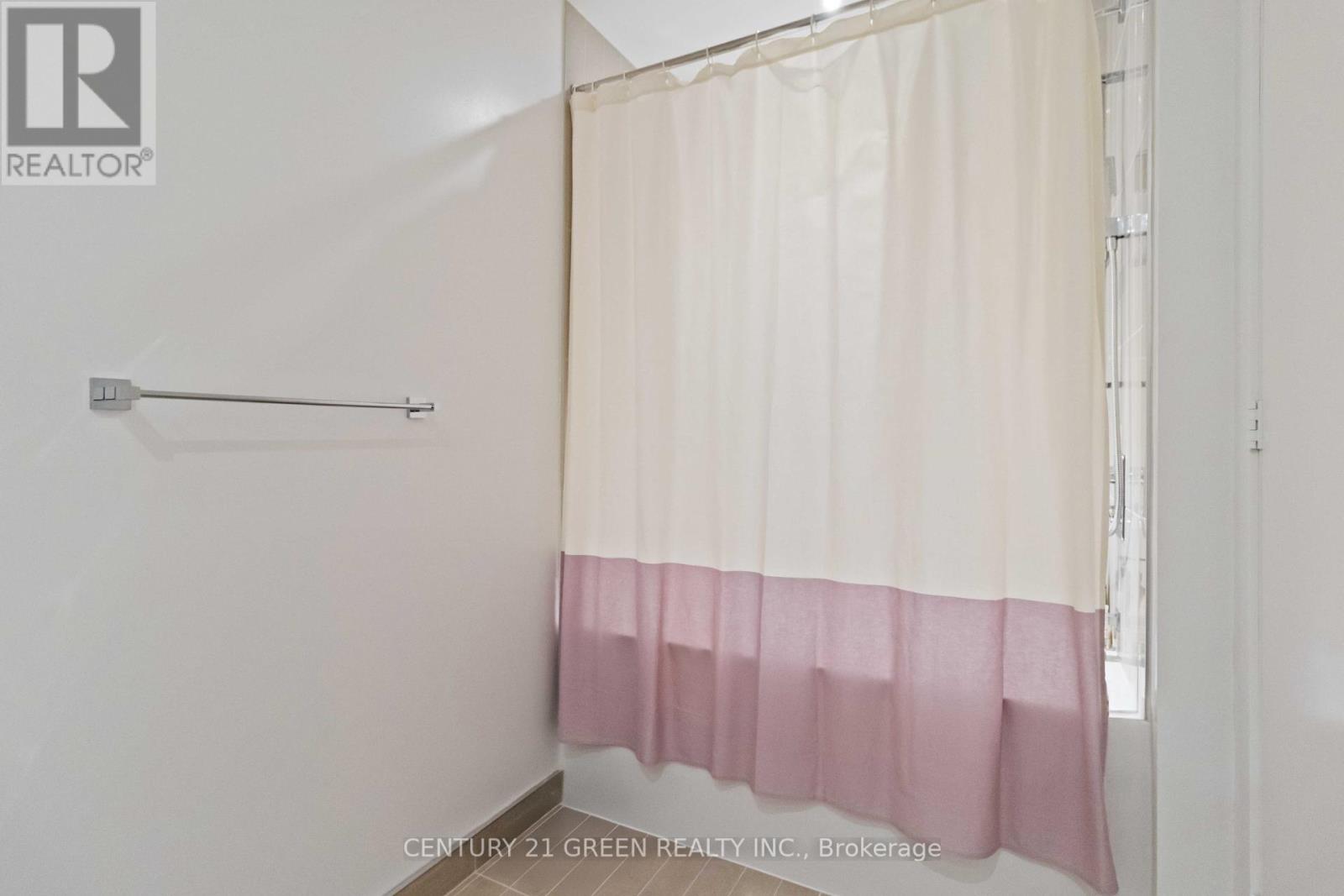 5111 - 3900 Confederation Parkway, Mississauga, Ontario  L5B 0M3 - Photo 14 - W12446791