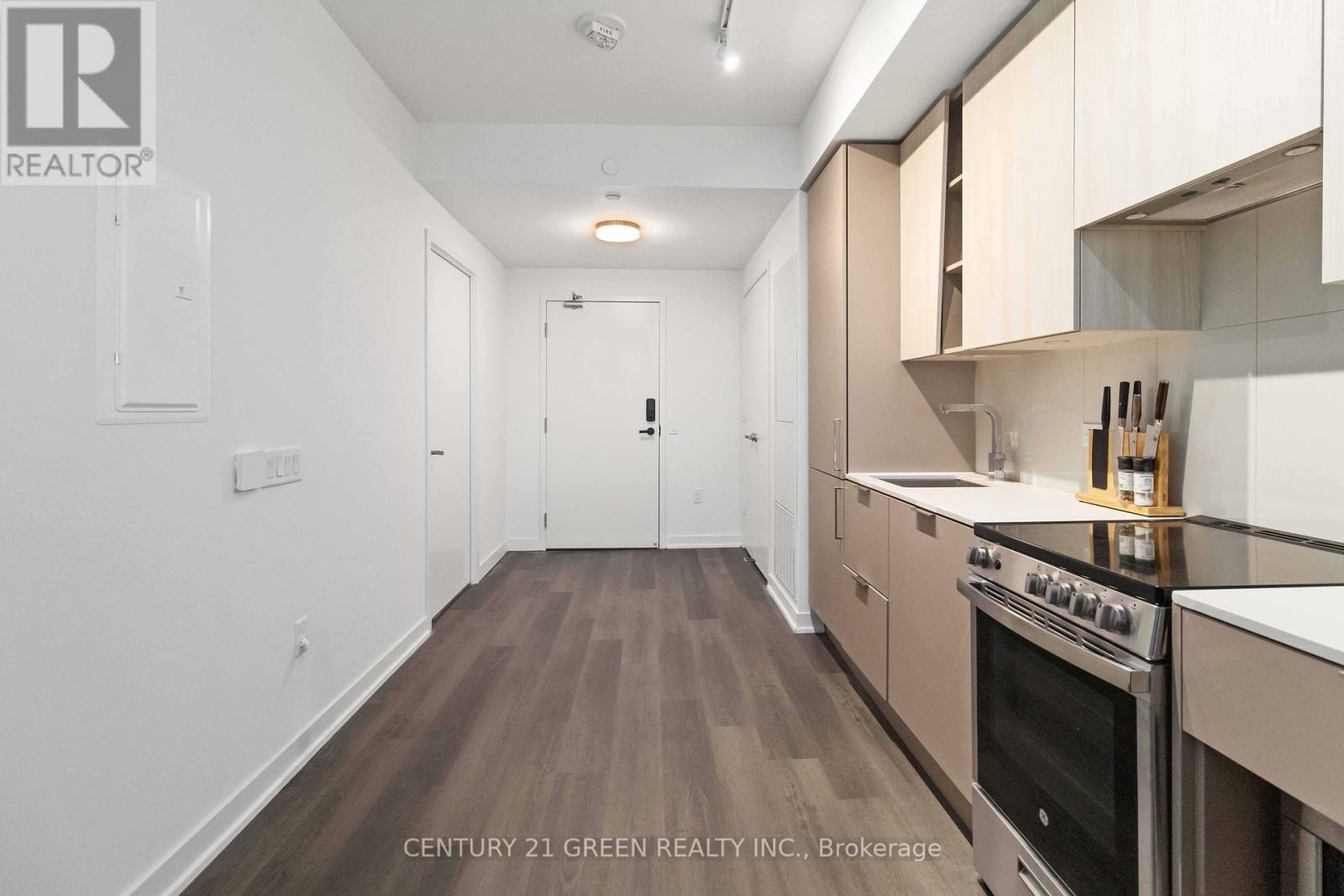 5111 - 3900 Confederation Parkway, Mississauga, Ontario  L5B 0M3 - Photo 6 - W12446791