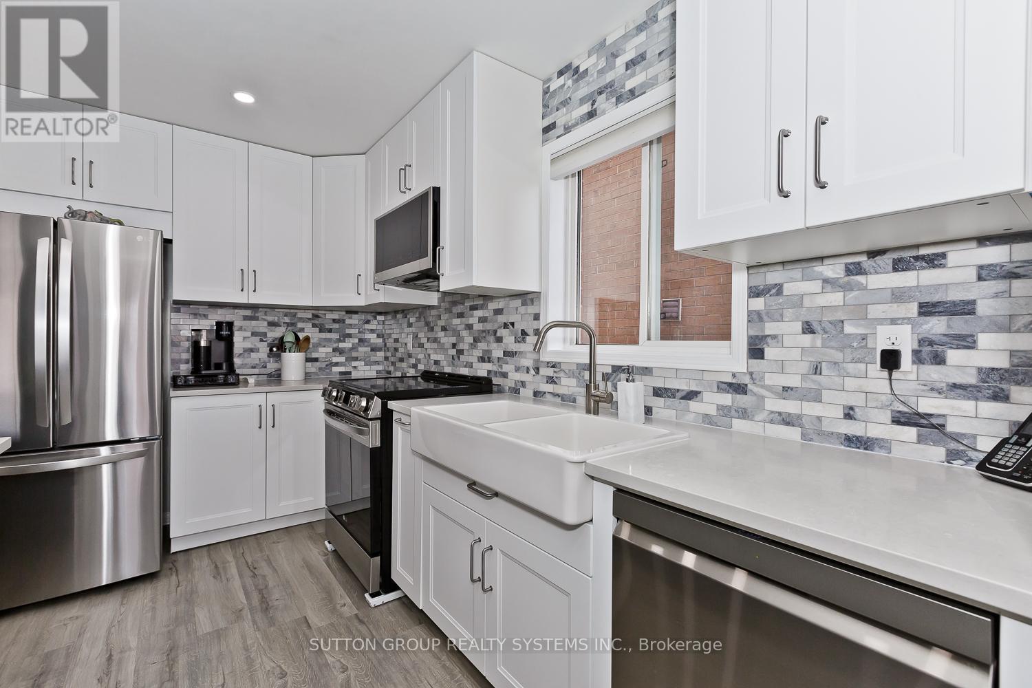 3945 Foxwood Avenue, Mississauga, Ontario  L5N 7V4 - Photo 14 - W12446800