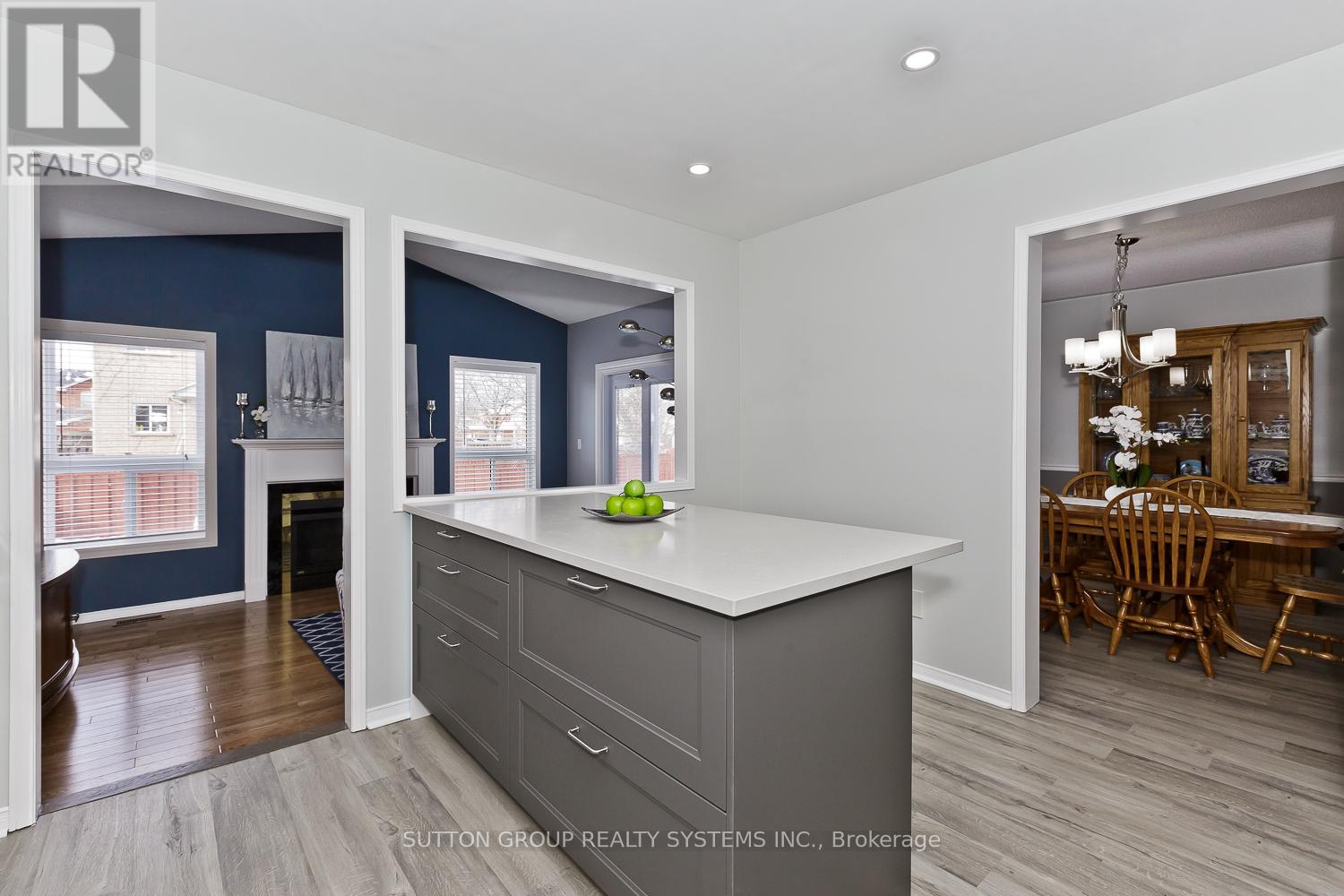3945 Foxwood Avenue, Mississauga, Ontario  L5N 7V4 - Photo 16 - W12446800