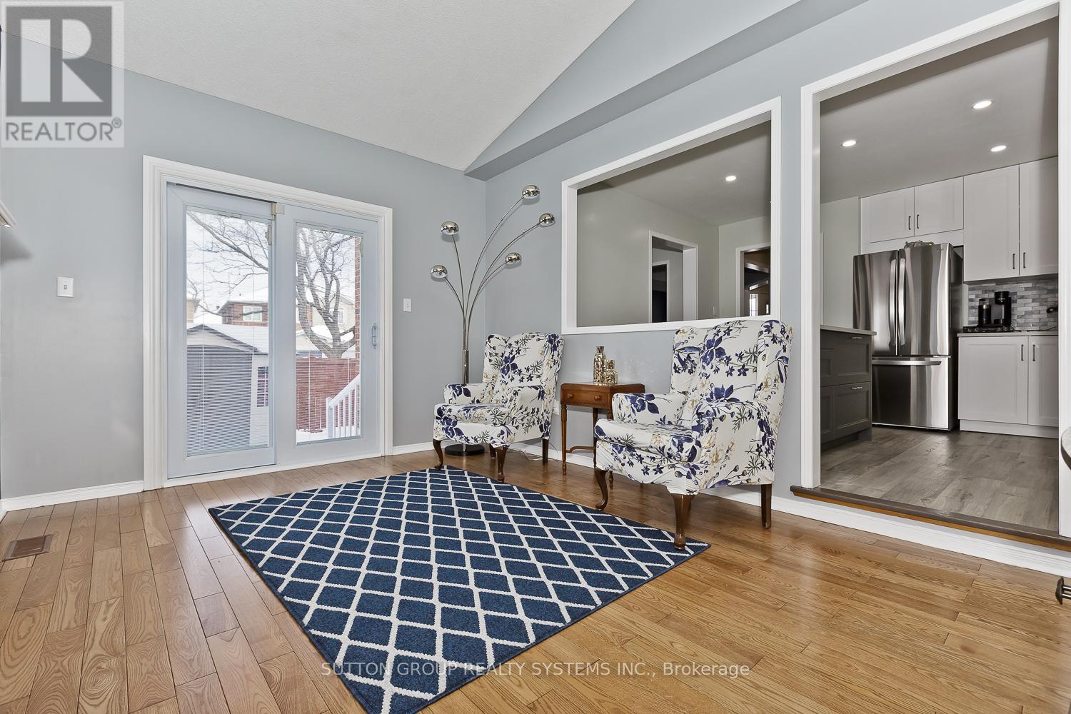 3945 Foxwood Avenue, Mississauga, Ontario  L5N 7V4 - Photo 19 - W12446800