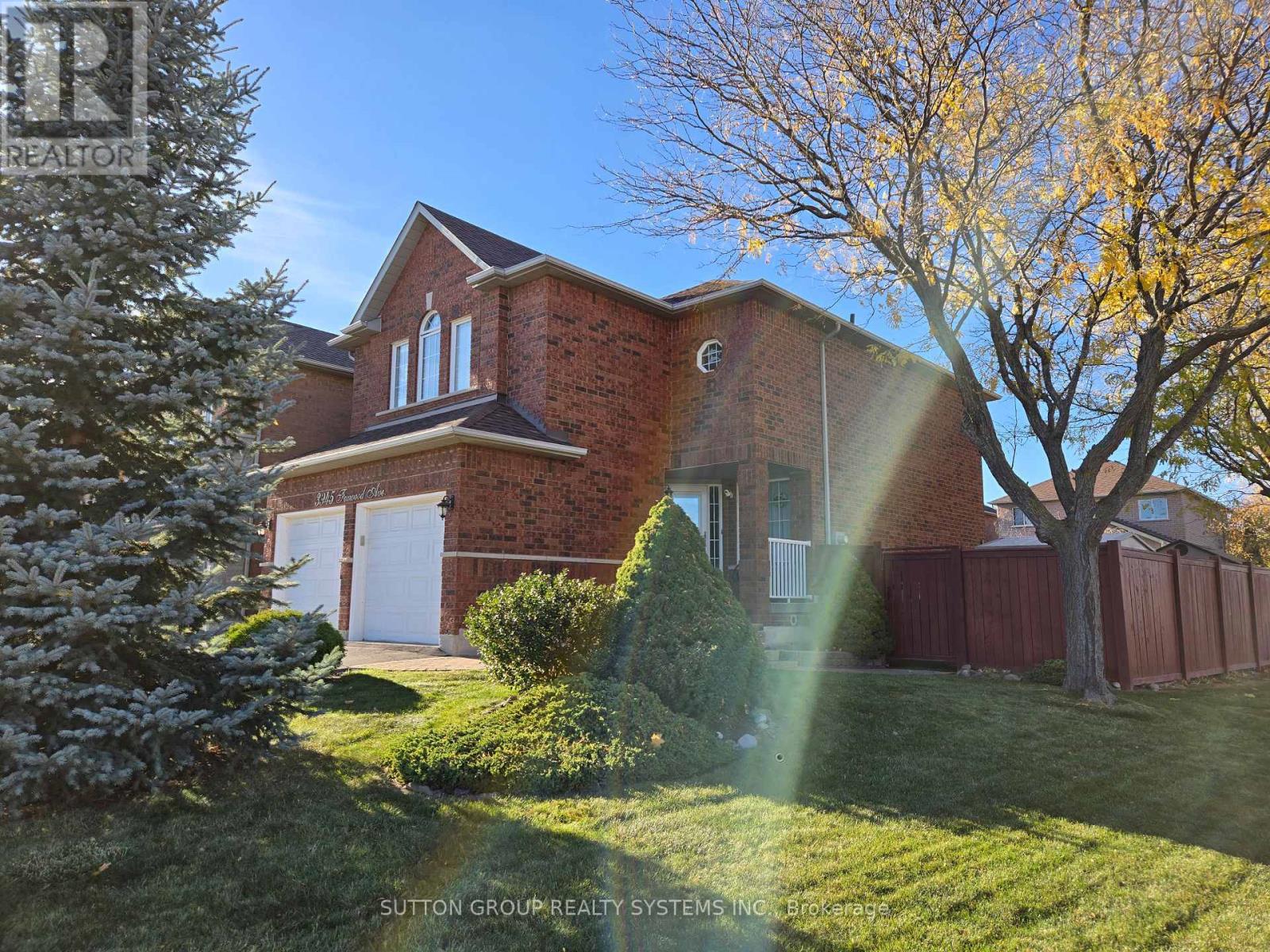 3945 Foxwood Avenue, Mississauga, Ontario  L5N 7V4 - Photo 3 - W12446800