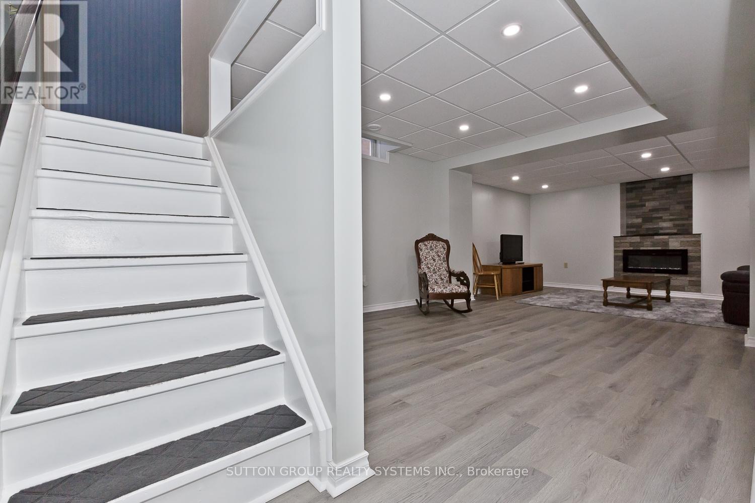 3945 Foxwood Avenue, Mississauga, Ontario  L5N 7V4 - Photo 34 - W12446800
