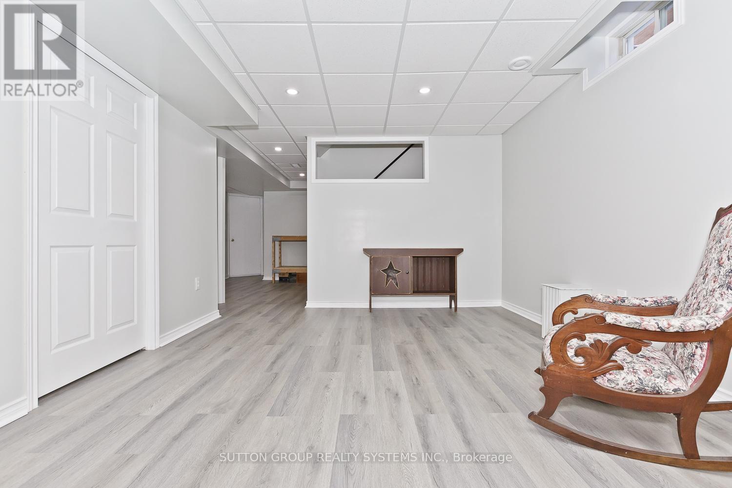 3945 Foxwood Avenue, Mississauga, Ontario  L5N 7V4 - Photo 36 - W12446800