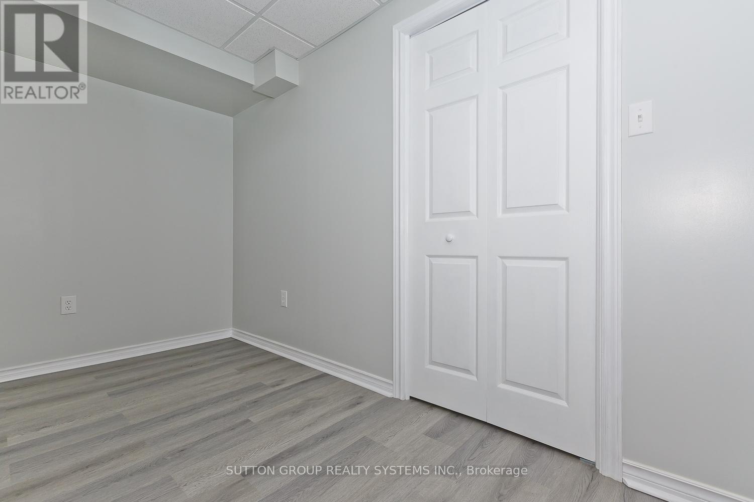 3945 Foxwood Avenue, Mississauga, Ontario  L5N 7V4 - Photo 40 - W12446800