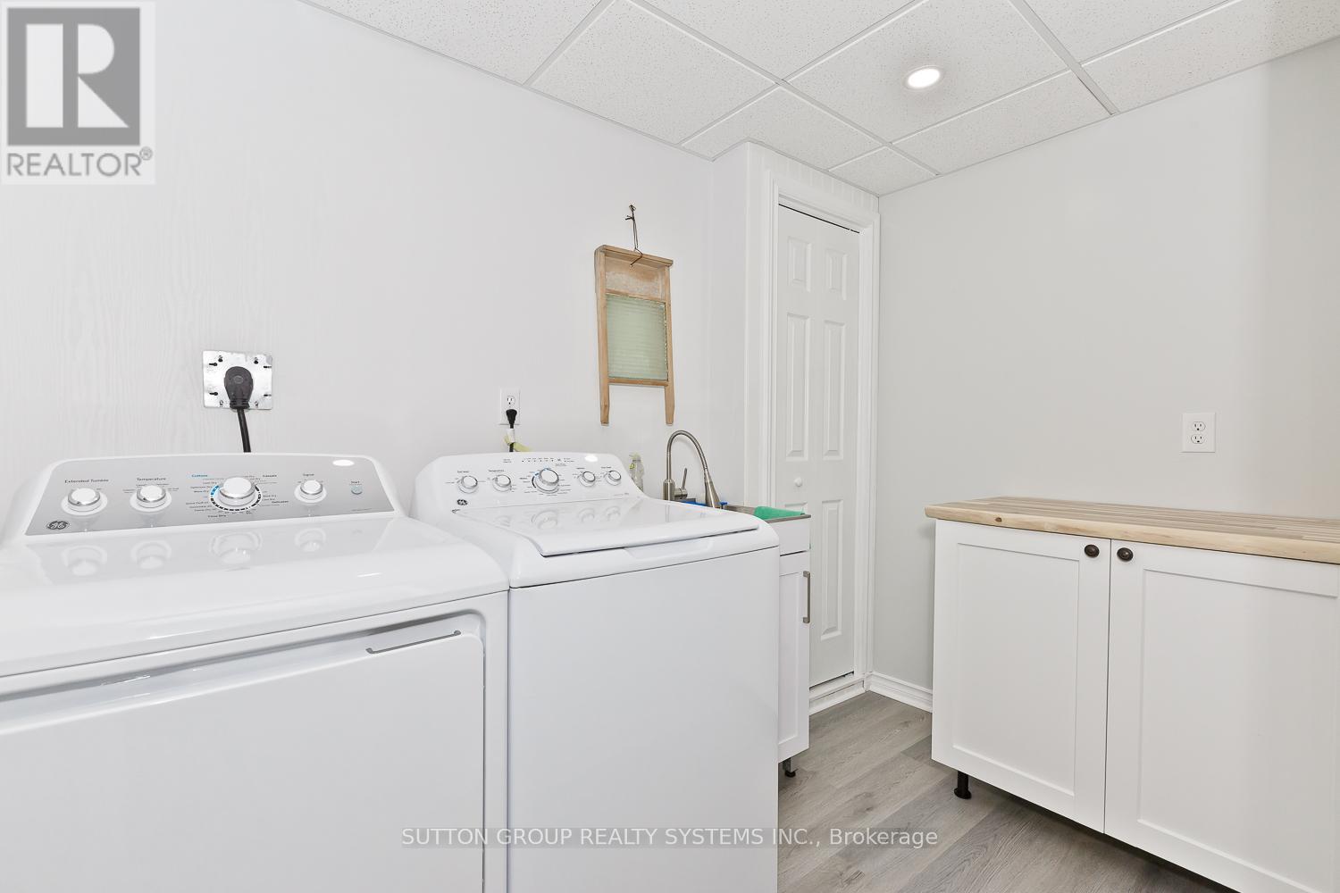 3945 Foxwood Avenue, Mississauga, Ontario  L5N 7V4 - Photo 44 - W12446800