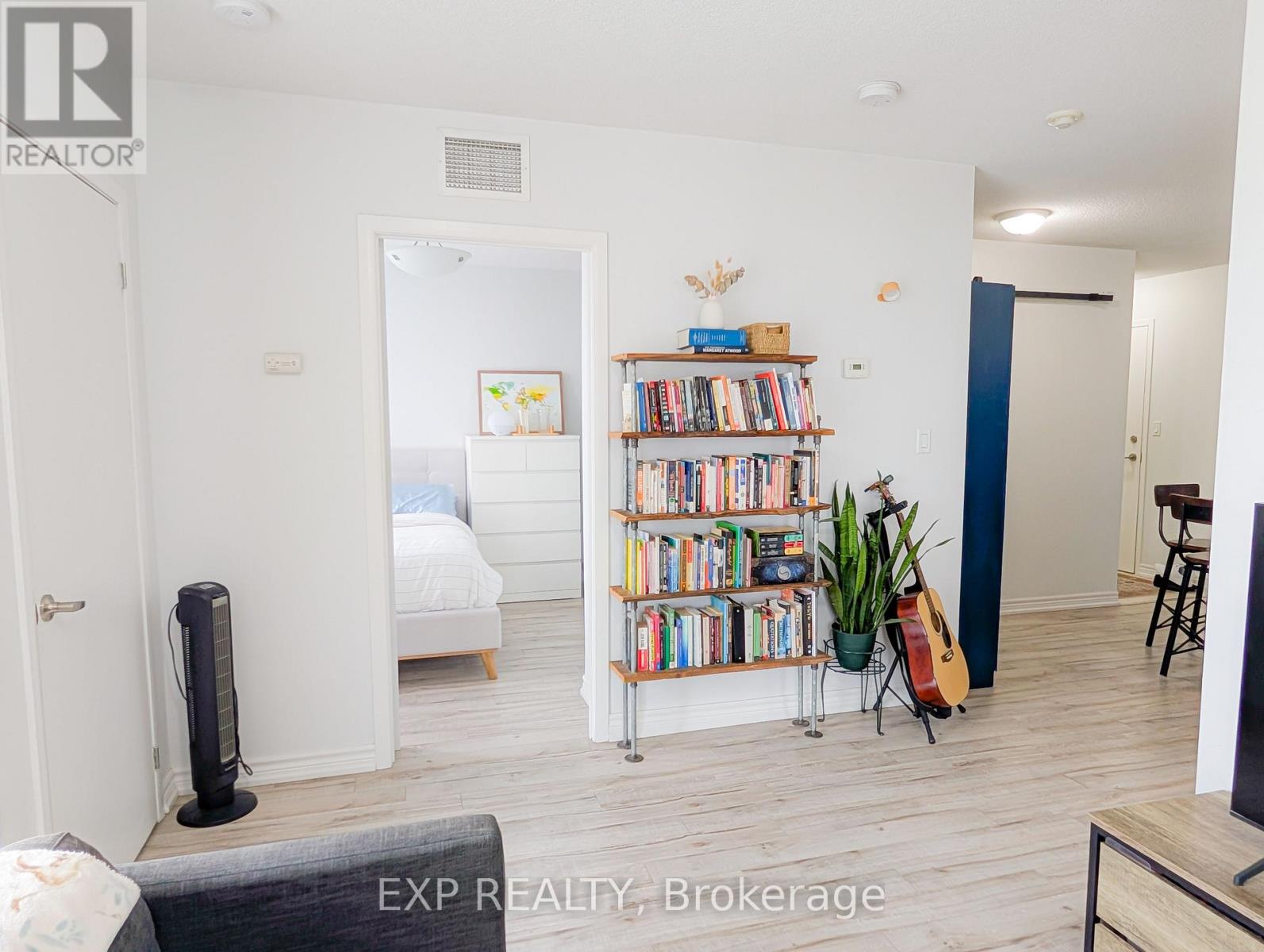 1010 - 2464 Weston Road, Toronto (Weston), Ontario  M9N 0A2 - Photo 10 - W12446805