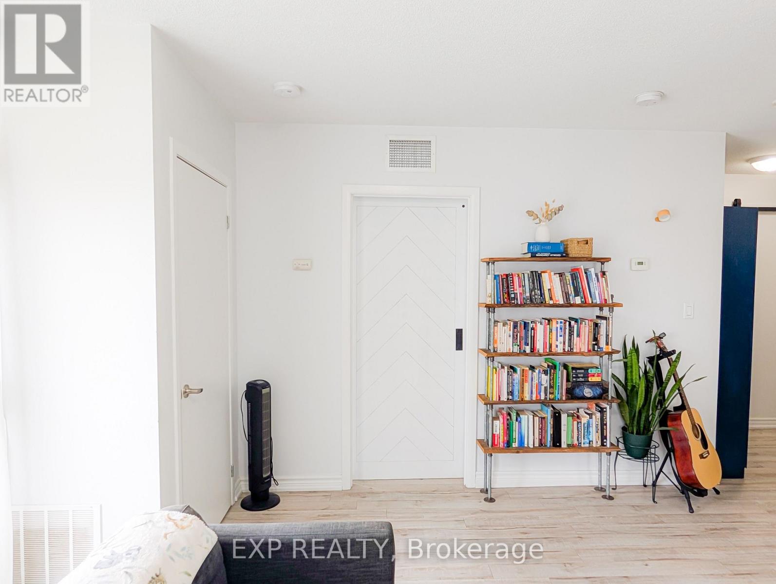 1010 - 2464 Weston Road, Toronto (Weston), Ontario  M9N 0A2 - Photo 9 - W12446805