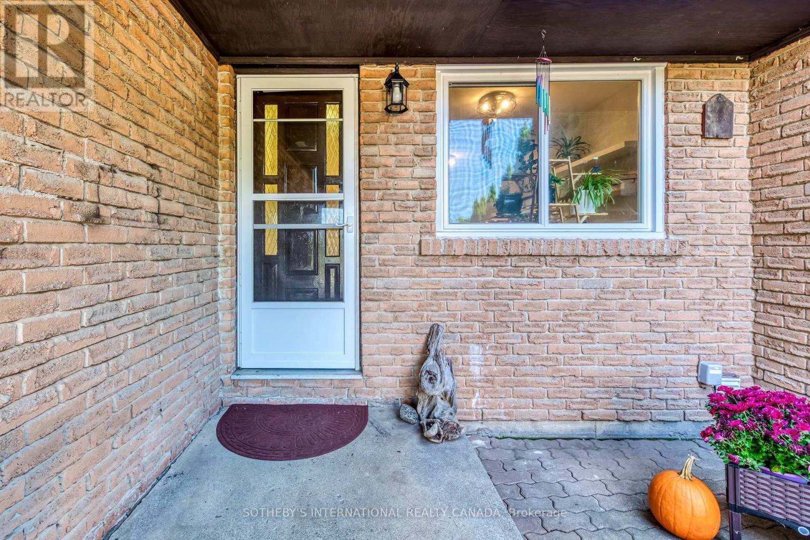 88 Harridine Road, Brampton, Ontario  L6K 2X2 - Photo 4 - W12446810
