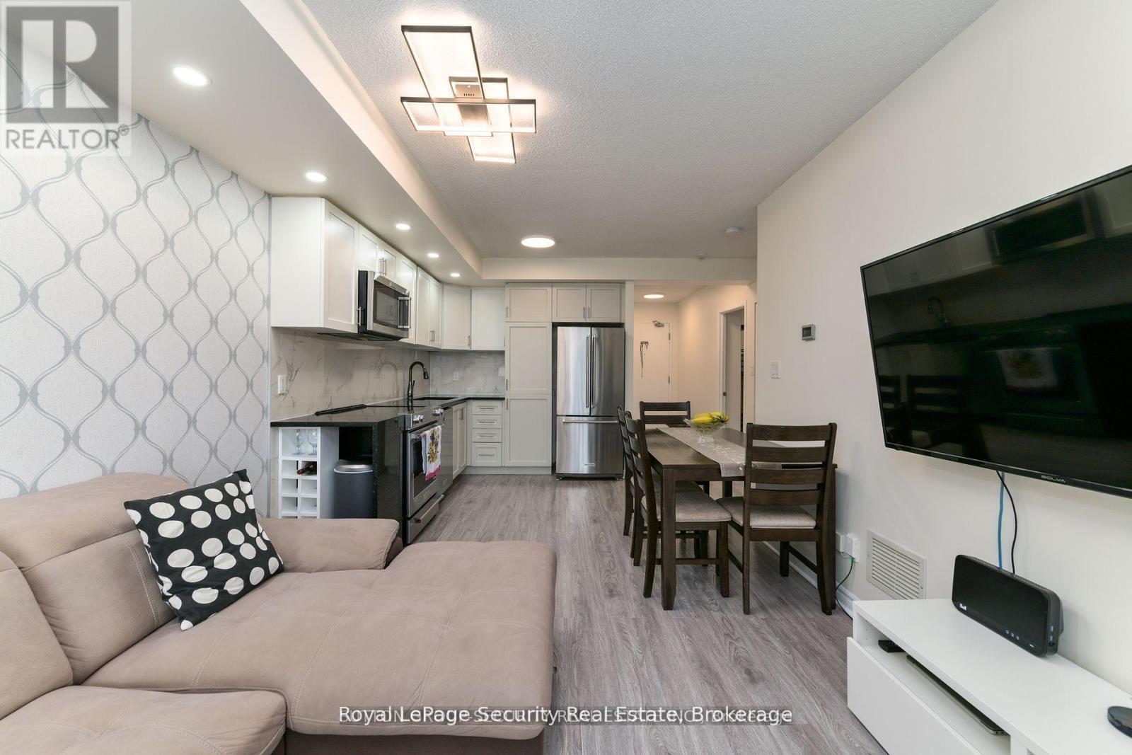 307 - 2464 Weston Road, Toronto, Ontario  M9N 0A2 - Photo 11 - W12446812