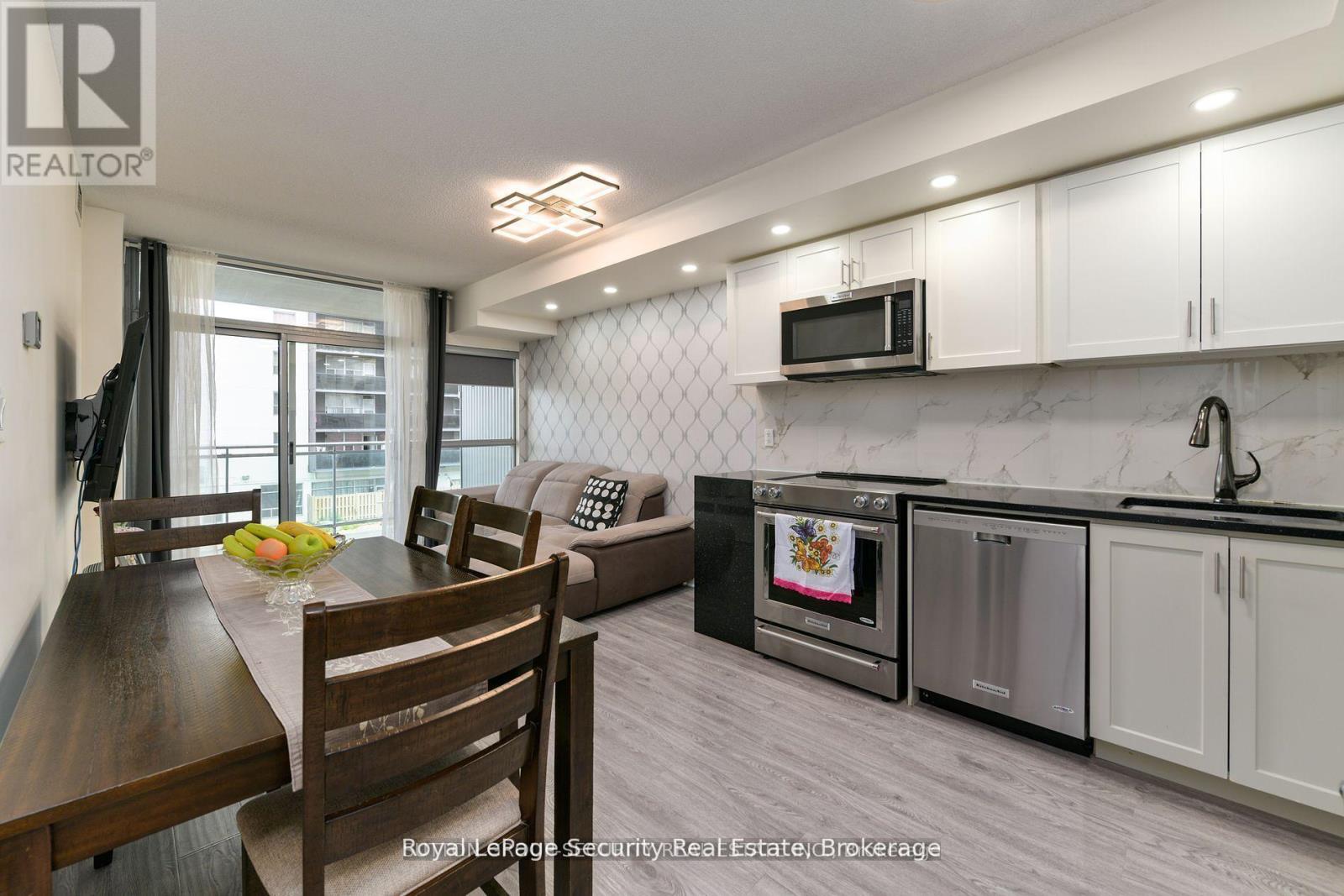 307 - 2464 Weston Road, Toronto, Ontario  M9N 0A2 - Photo 13 - W12446812