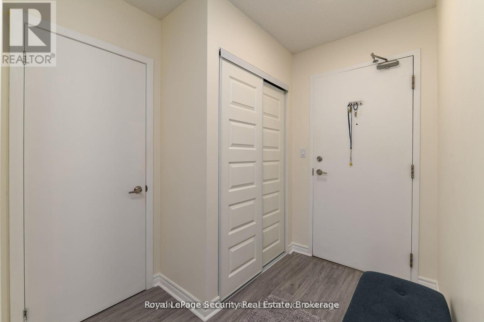 307 - 2464 Weston Road, Toronto, Ontario  M9N 0A2 - Photo 7 - W12446812