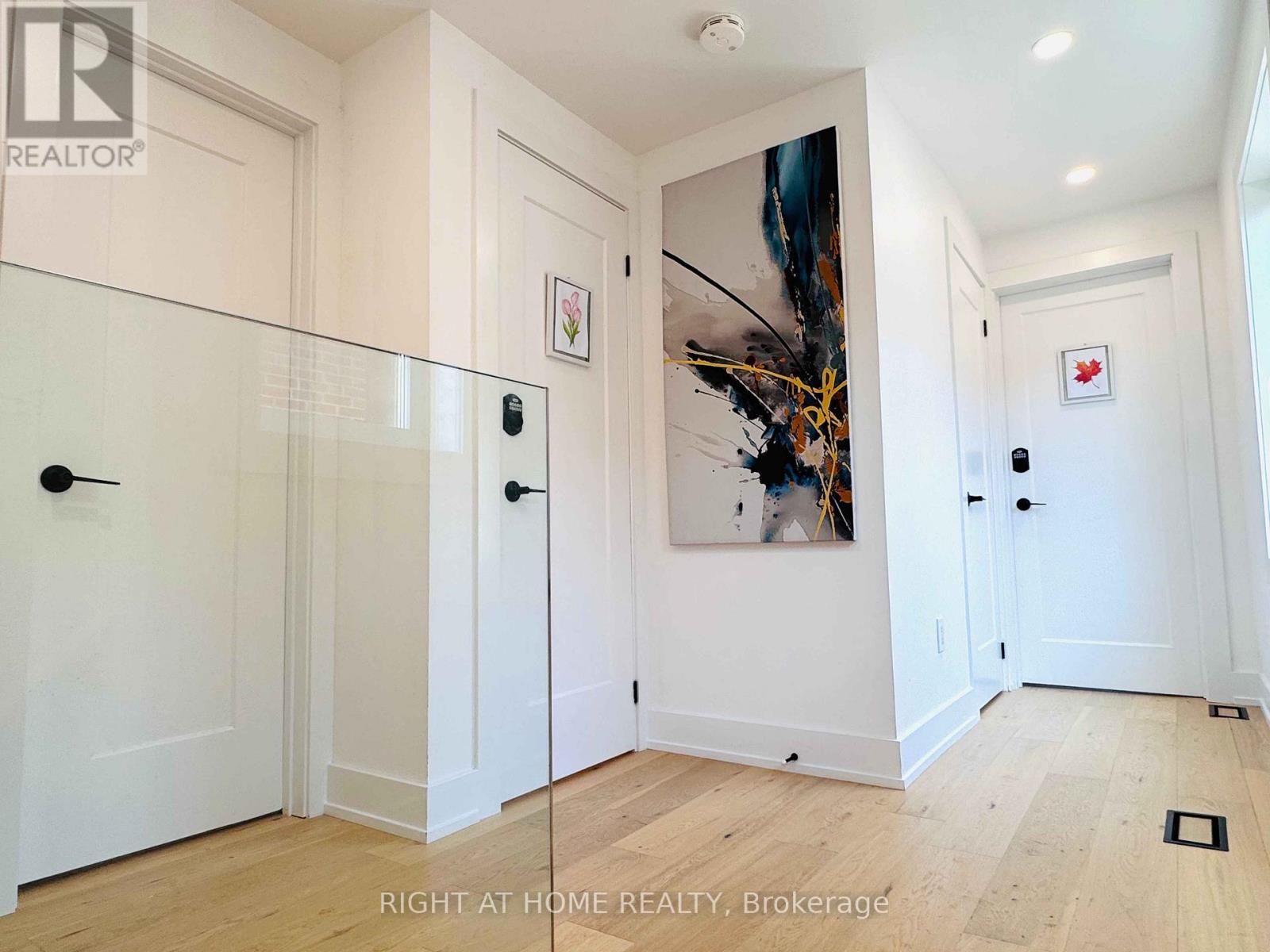 28 Pendeen Avenue, Toronto, Ontario  M6N 2P3 - Photo 11 - W12446824
