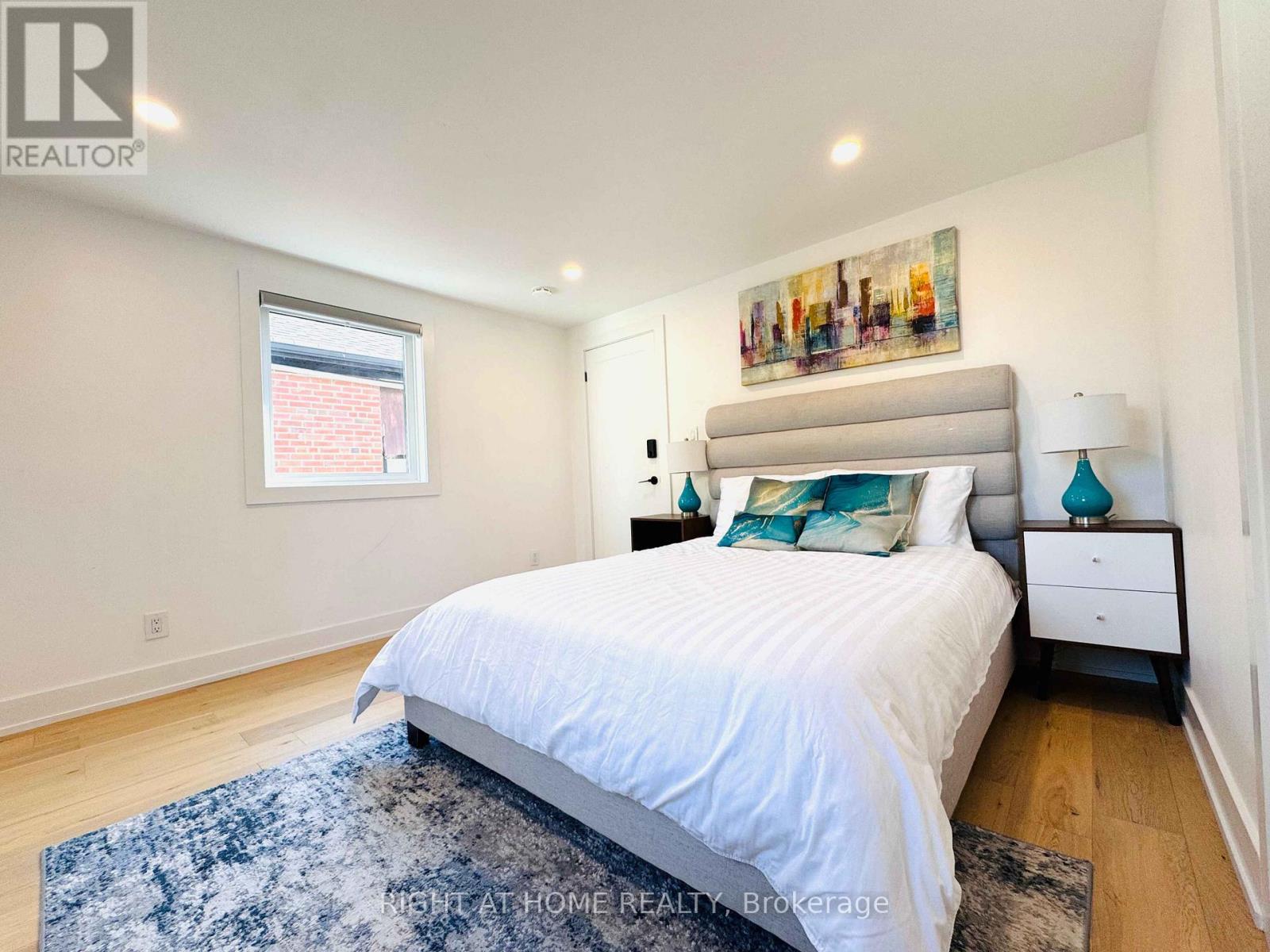 28 Pendeen Avenue, Toronto, Ontario  M6N 2P3 - Photo 13 - W12446824