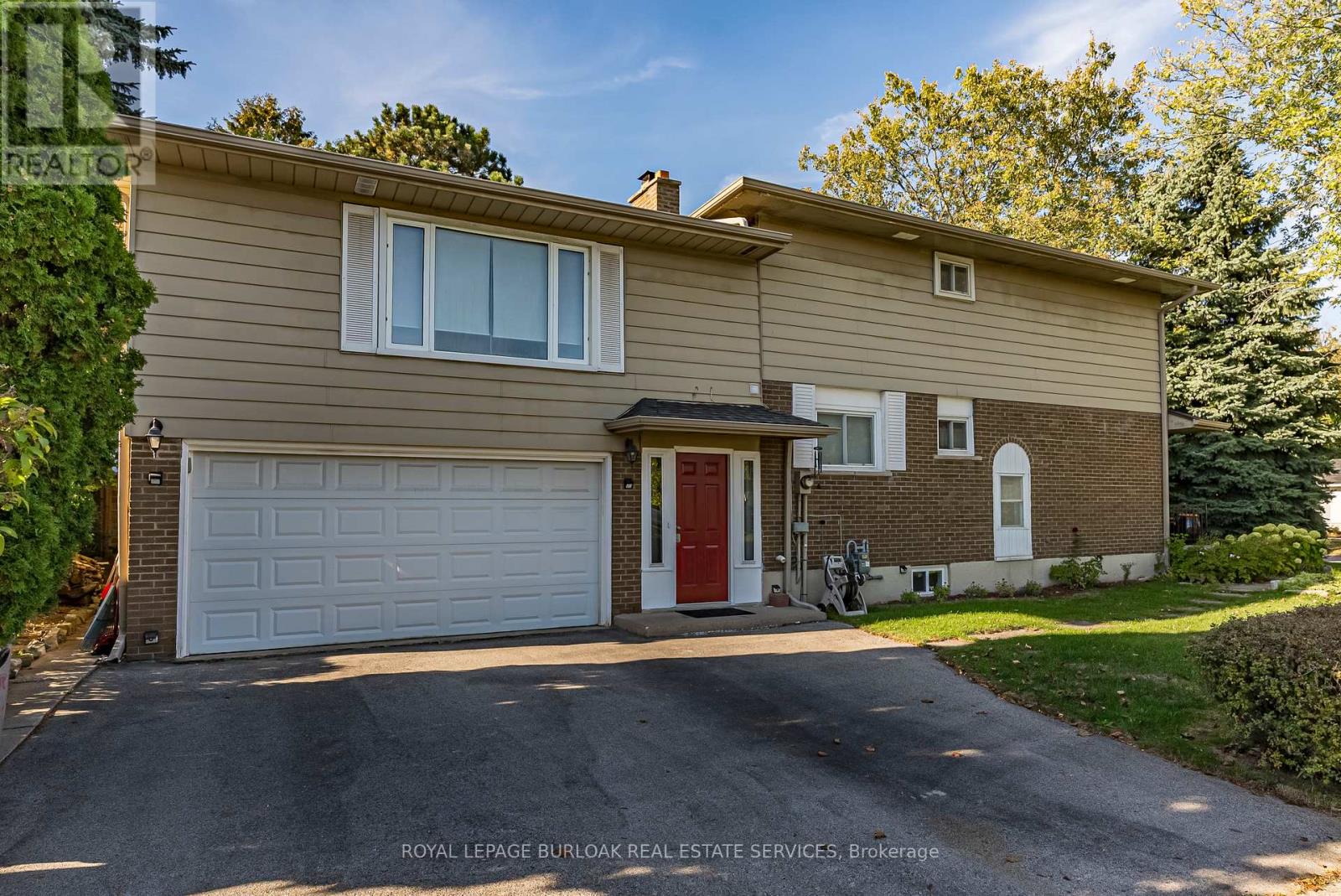 214 Vance Drive, Oakville (Br Bronte), Ontario  L6L 3L1 - Photo 4 - W12446831