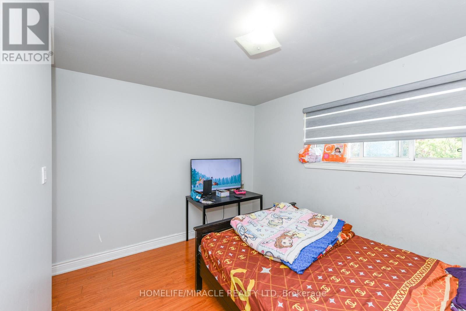 3442 Laddie Crescent, Mississauga, Ontario  L4T 1N1 - Photo 10 - W12446845