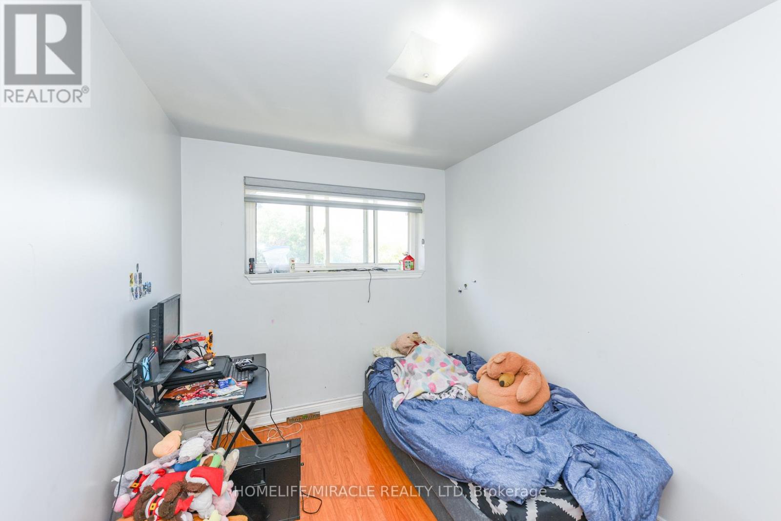 3442 Laddie Crescent, Mississauga, Ontario  L4T 1N1 - Photo 13 - W12446845
