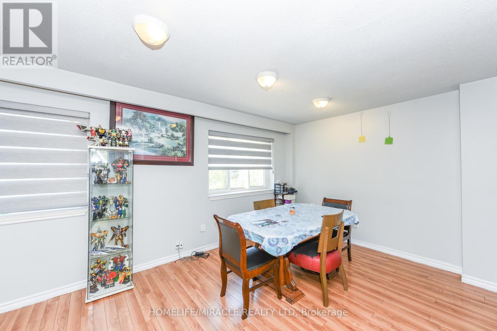 3442 Laddie Crescent, Mississauga, Ontario  L4T 1N1 - Photo 21 - W12446845