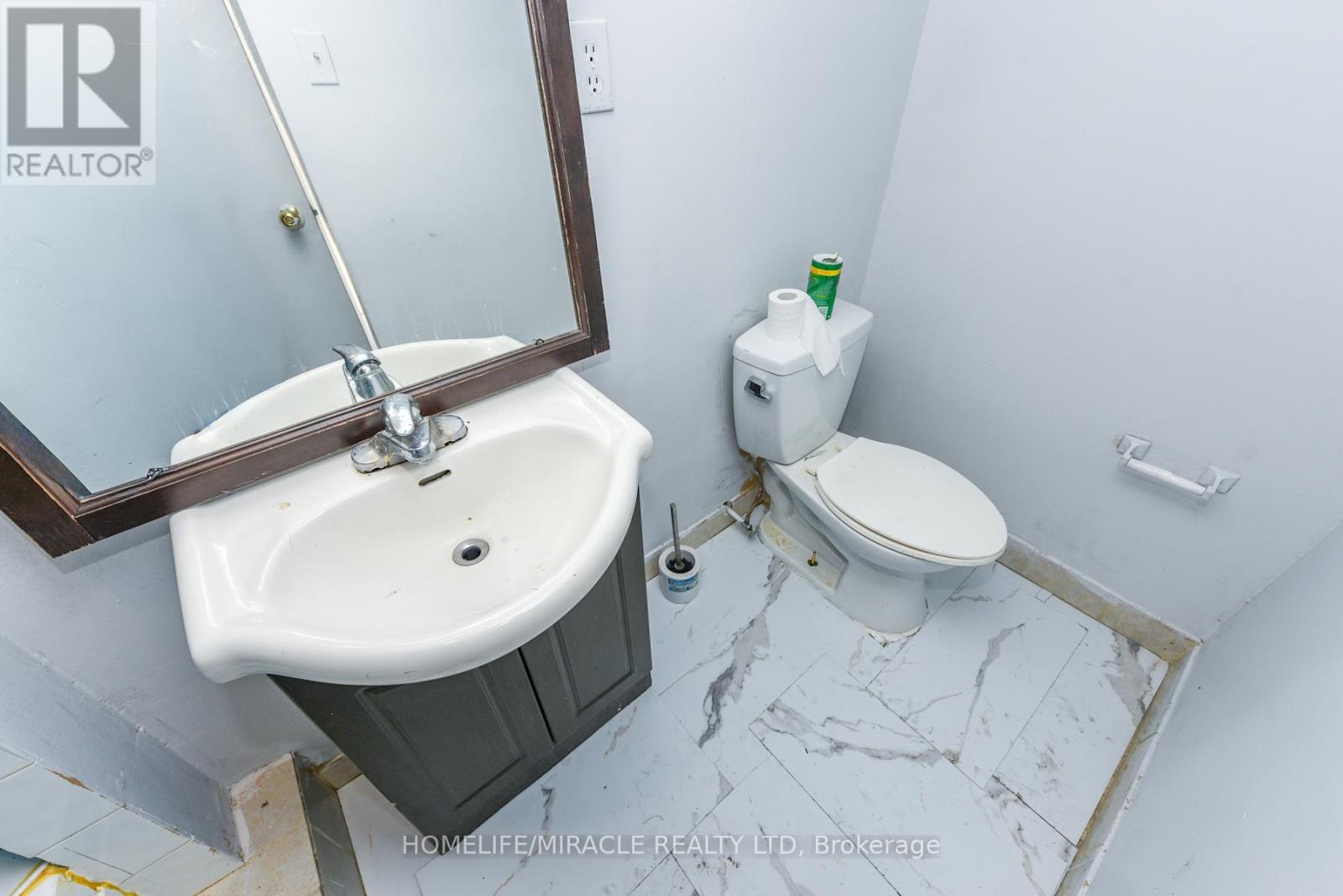 3442 Laddie Crescent, Mississauga, Ontario  L4T 1N1 - Photo 43 - W12446845