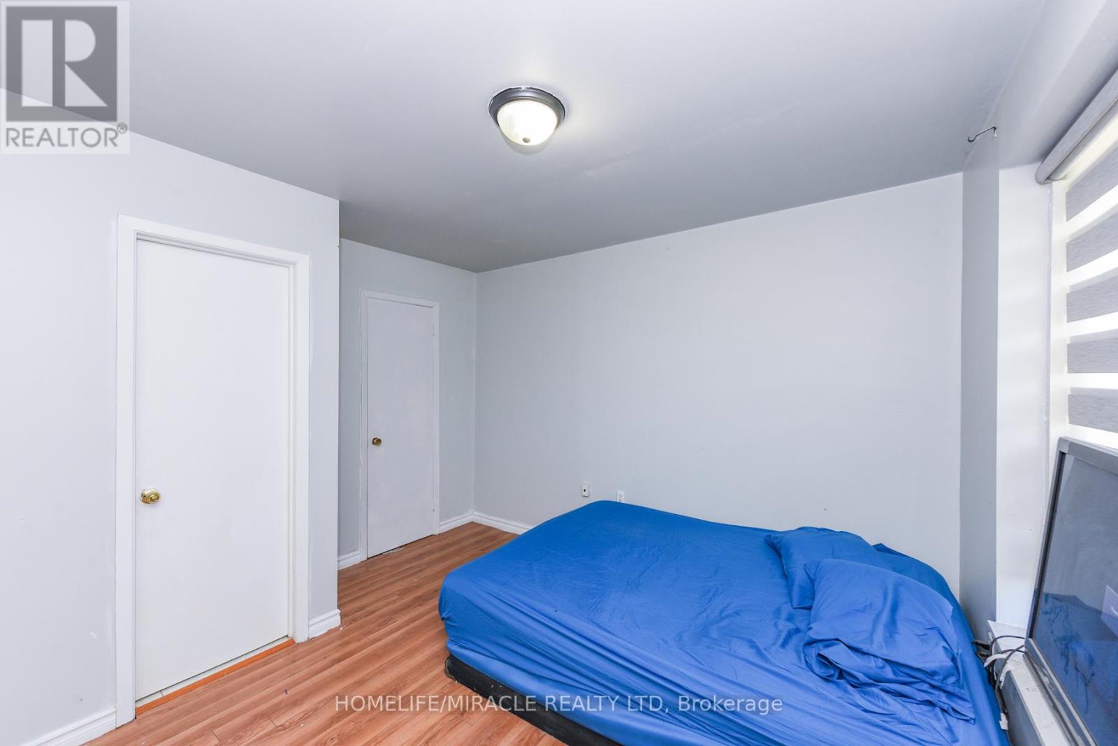 3442 Laddie Crescent, Mississauga, Ontario  L4T 1N1 - Photo 7 - W12446845