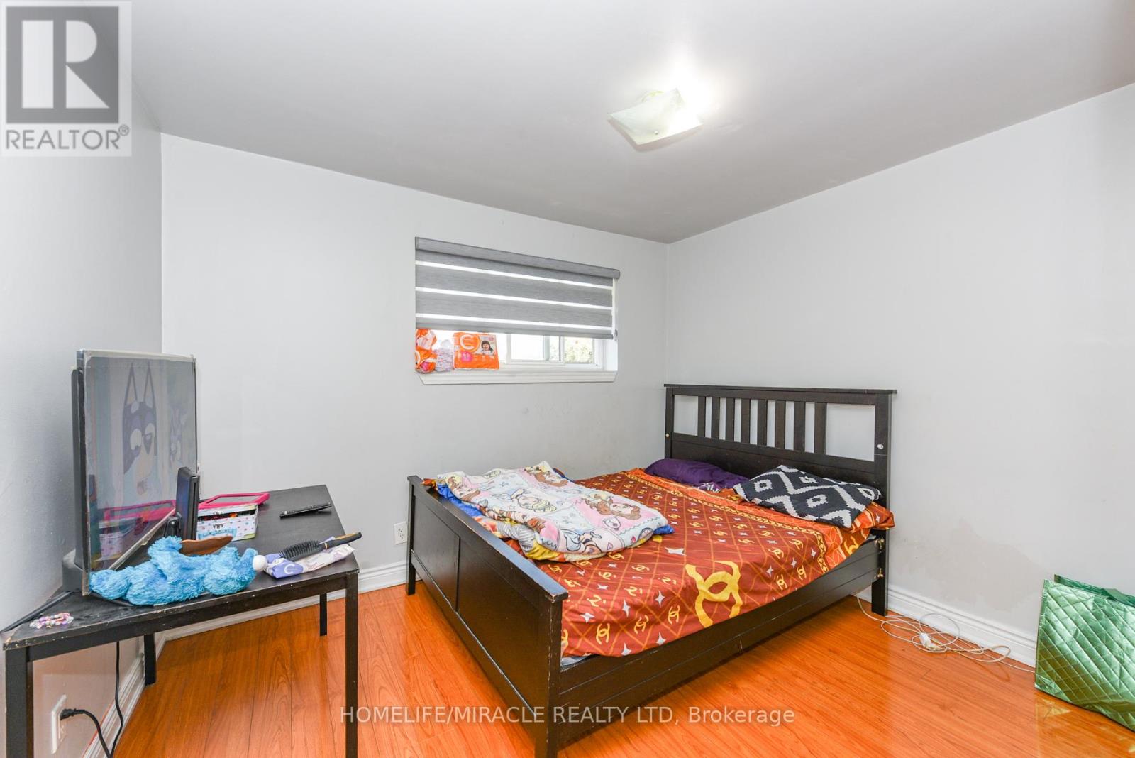 3442 Laddie Crescent, Mississauga, Ontario  L4T 1N1 - Photo 9 - W12446845