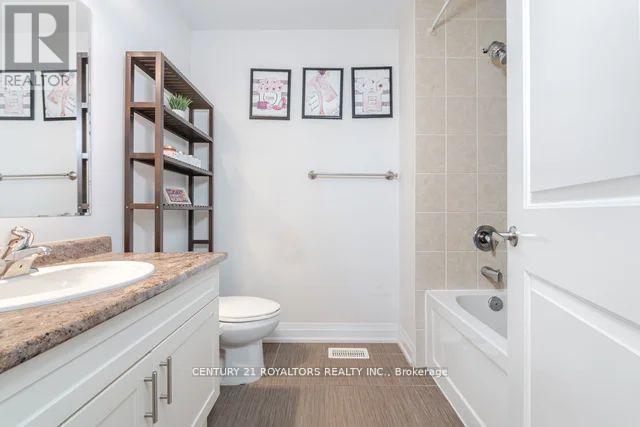 77 Enford Crescent, Brampton (Northwest Brampton), Ontario  L7A 0G1 - Photo 30 - W12446876