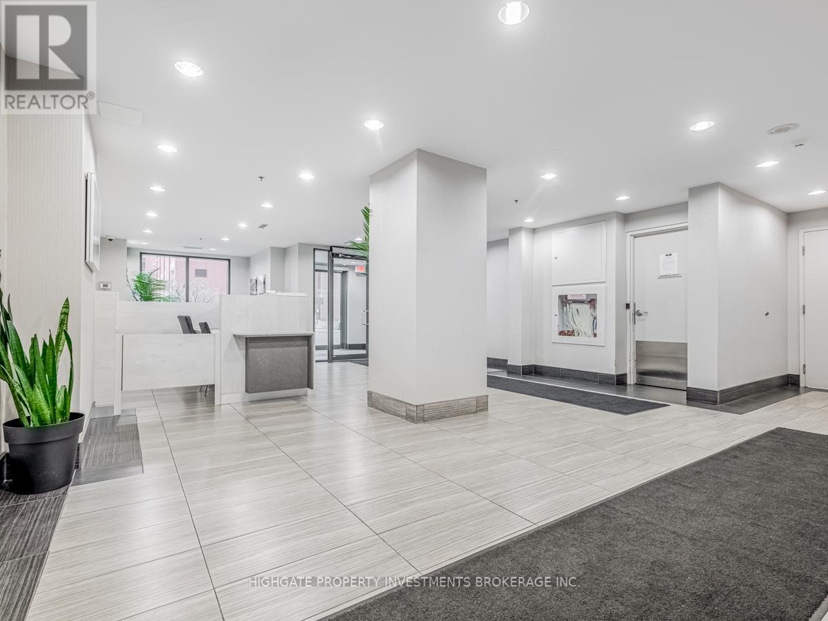 806 - 1420 Dupont Street, Toronto, Ontario  M6H 0C2 - Photo 3 - W12446881