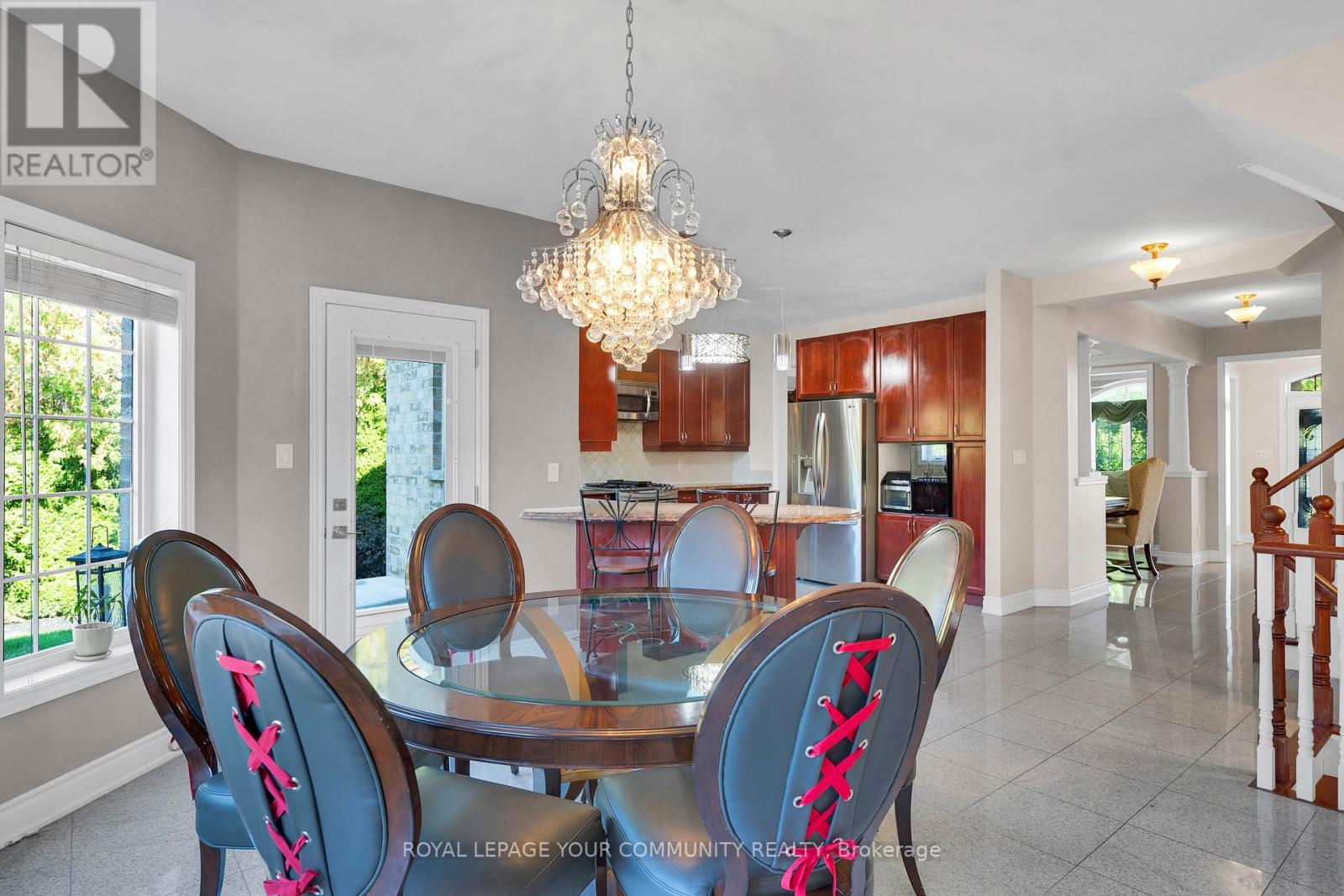 26 Louvain Drive, Brampton, Ontario  L6P 1W6 - Photo 11 - W12446883