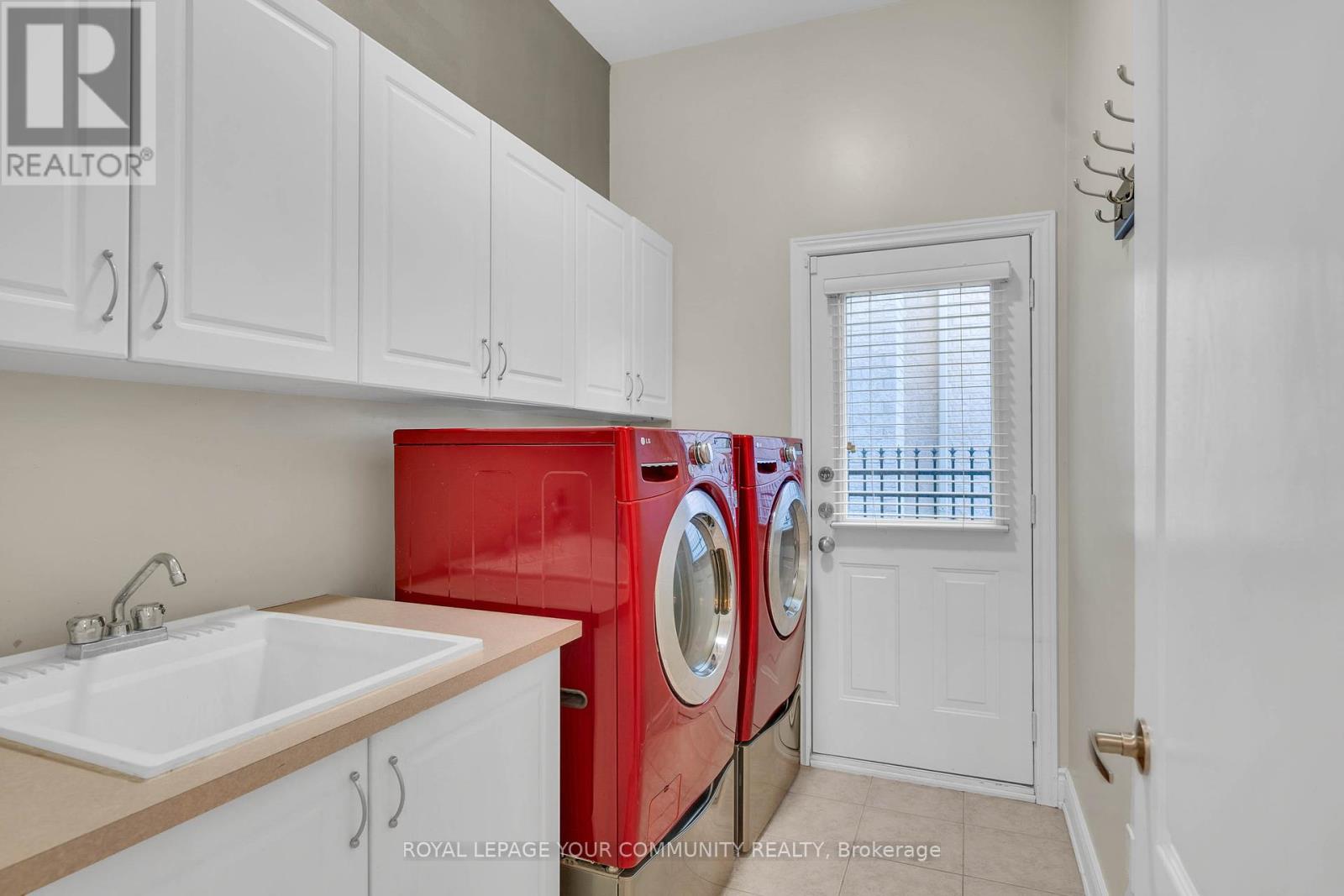 26 Louvain Drive, Brampton, Ontario  L6P 1W6 - Photo 23 - W12446883