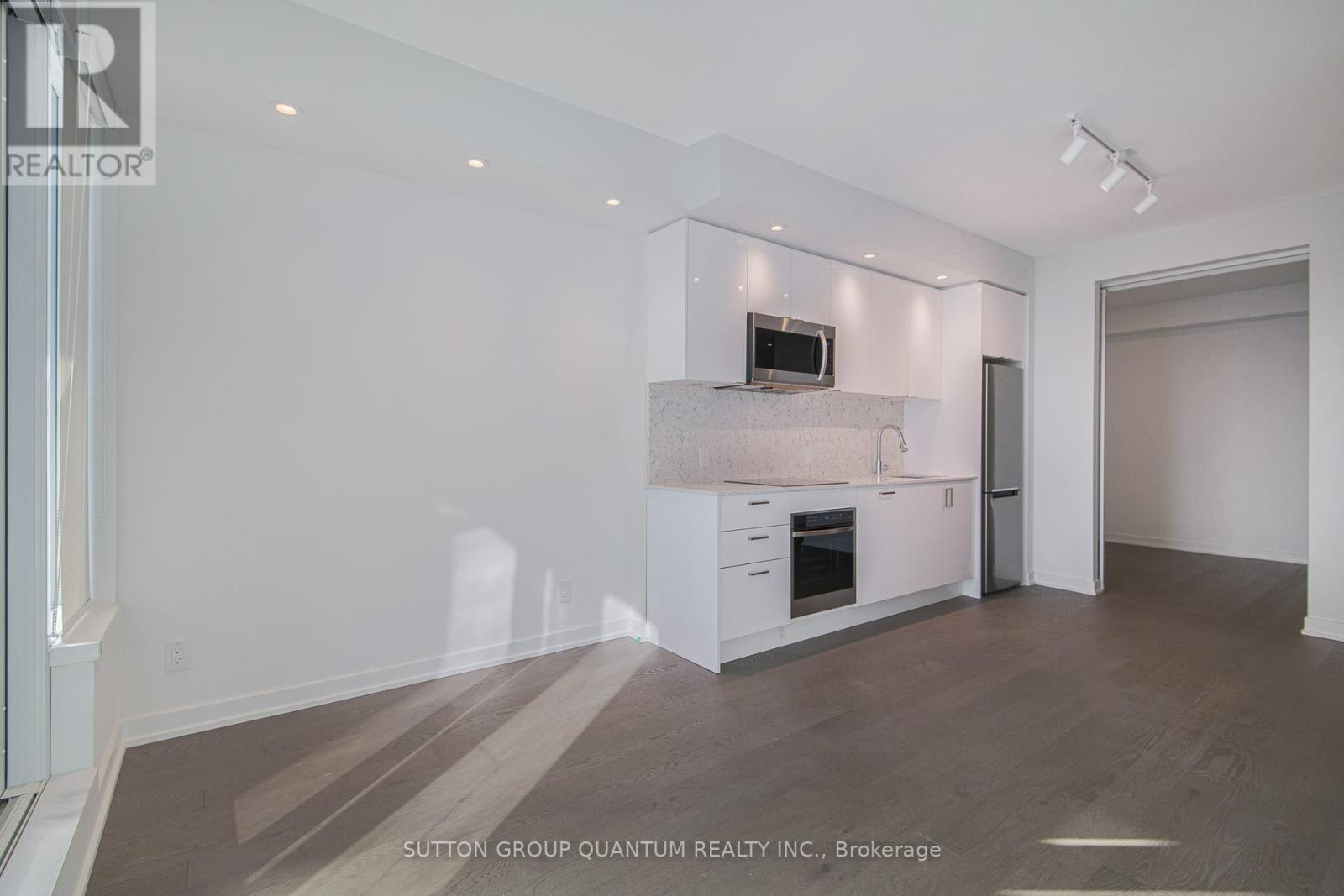 3008 - 1926 Lake Shore Boulevard W, Toronto, Ontario  M6S 1A1 - Photo 10 - W12446890