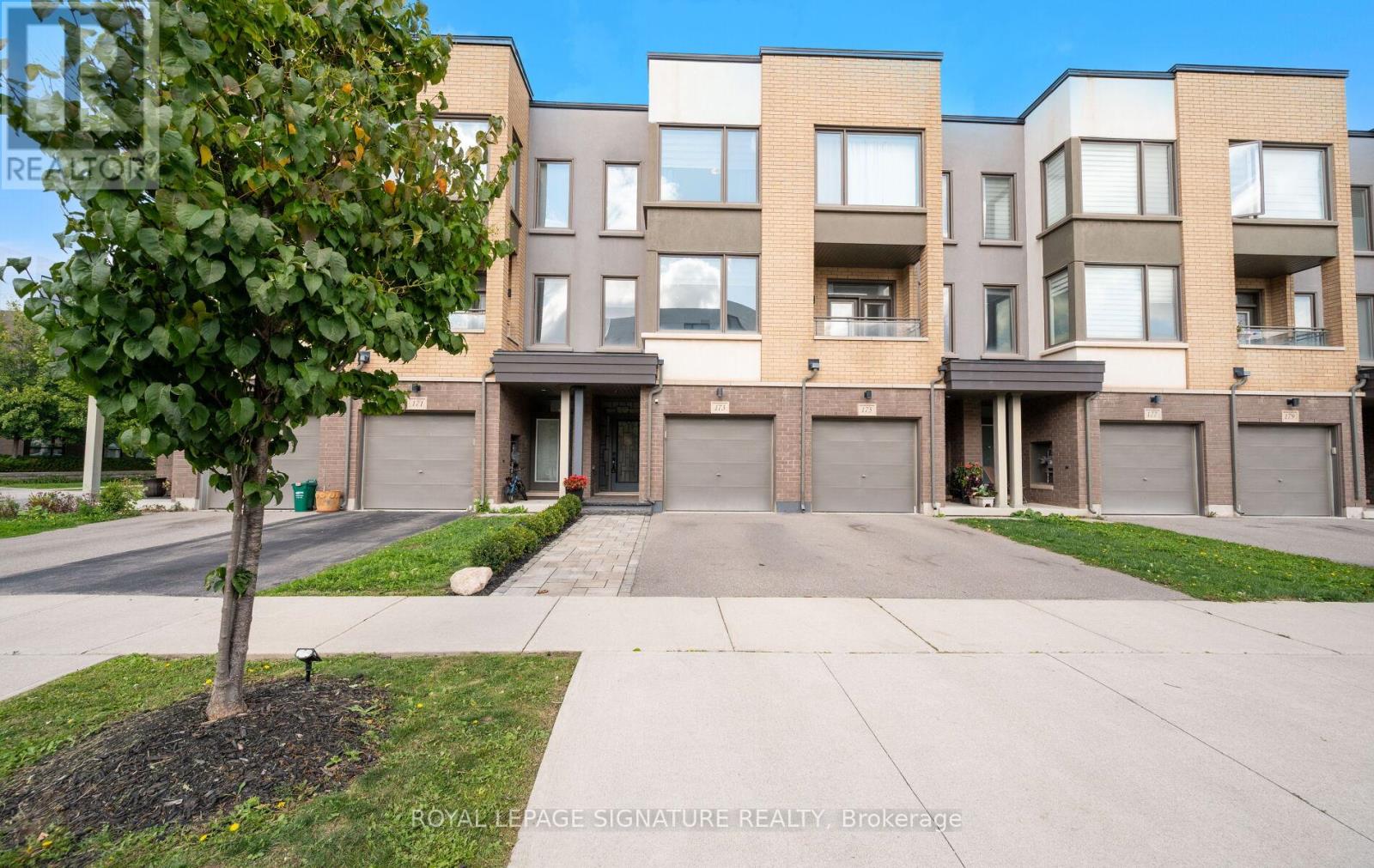173 Sabina Drive, Oakville (Go Glenorchy), Ontario  L6H 0L4 - Photo 2 - W12446895